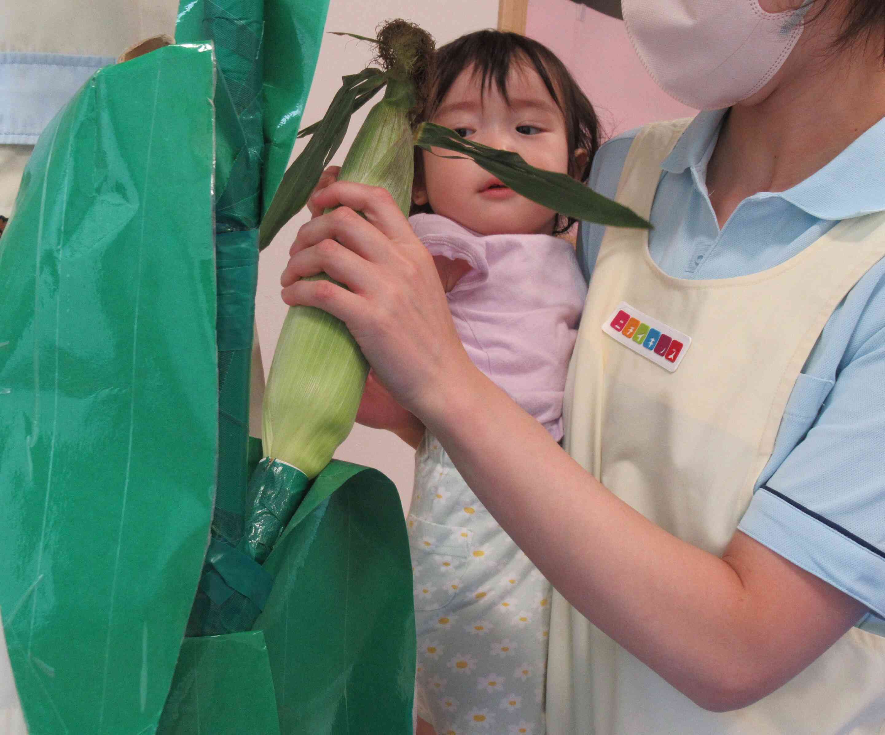 ひよこ(0歳児)組も挑戦です♡