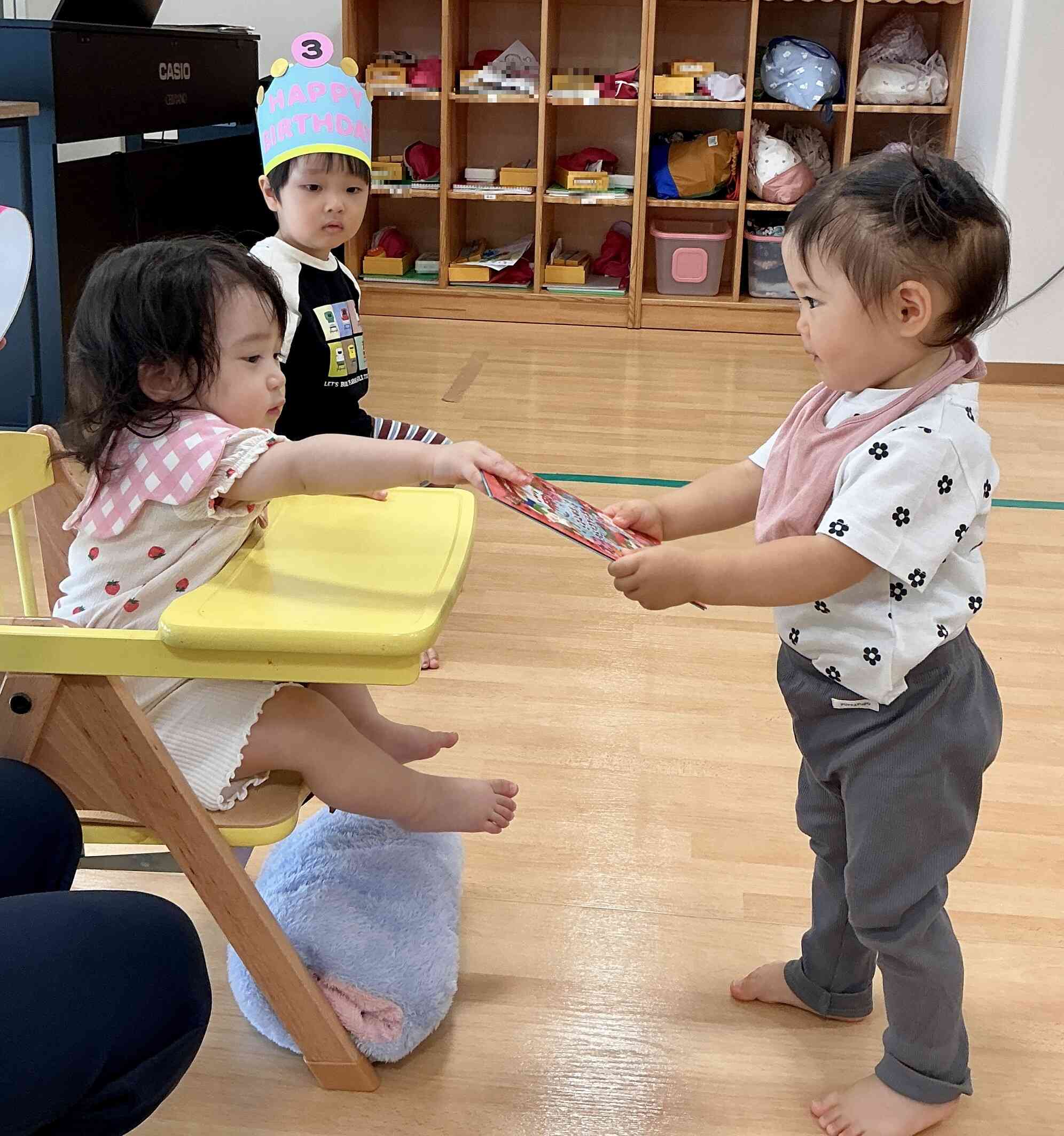ひとつお姉さんから「おめでとう」♪
