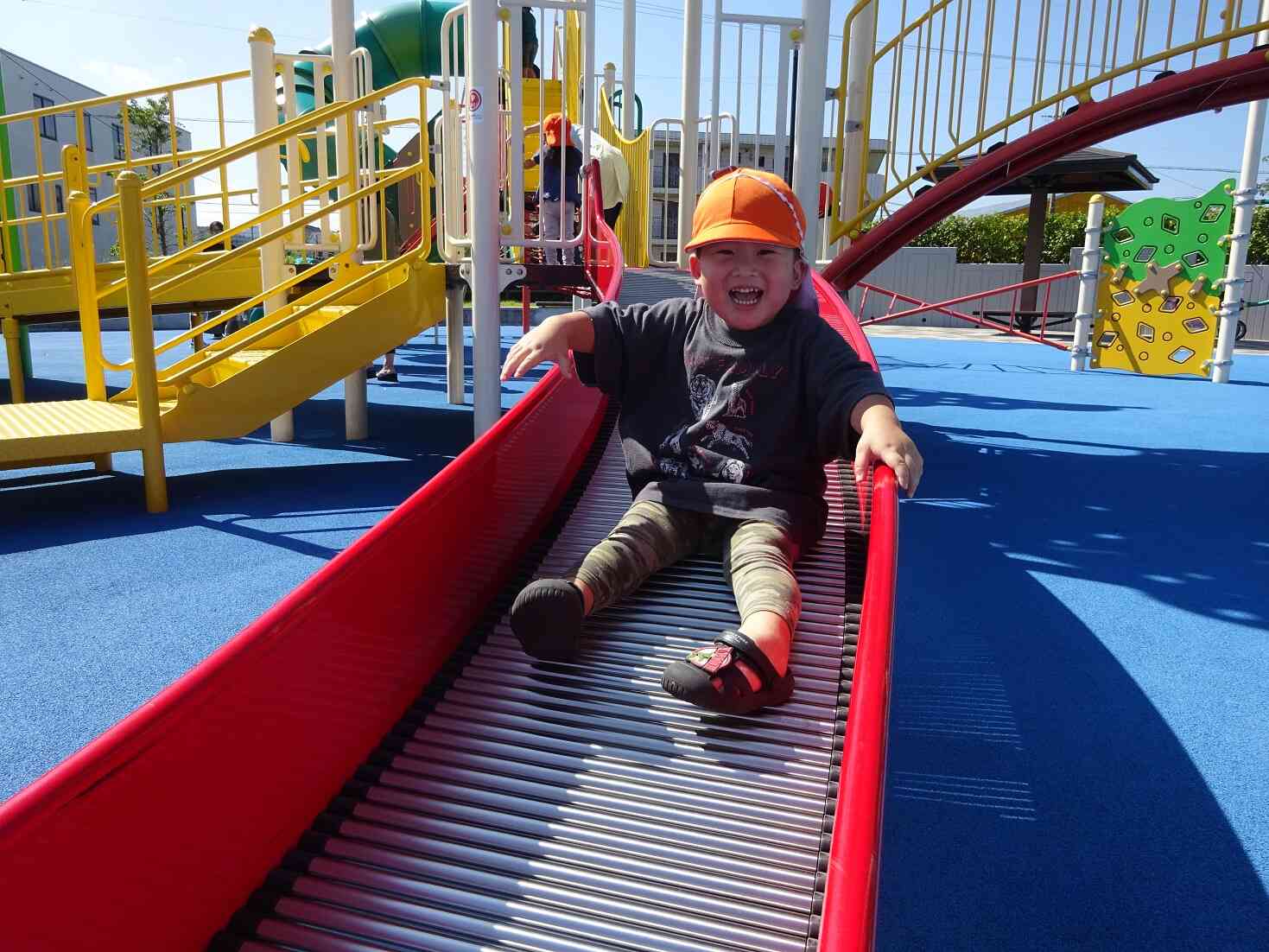 おもいっきり公園あそび(2歳児)