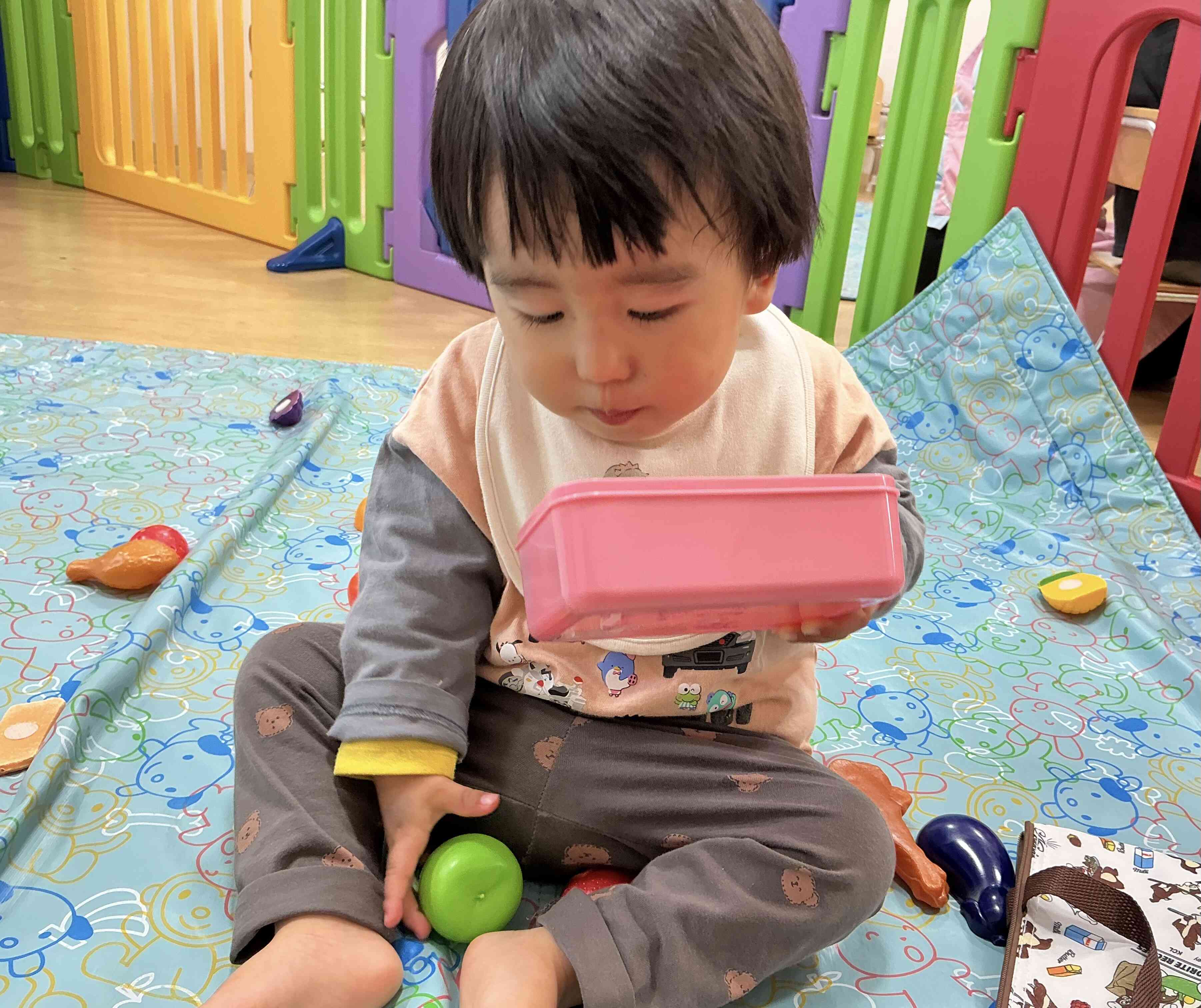 のぞき込んでいるけど•••