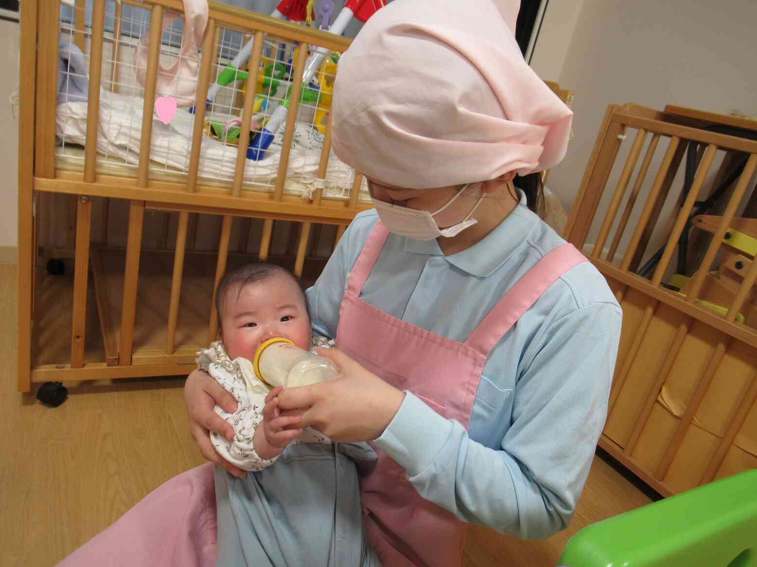 生後57日目以降から入園可能です。