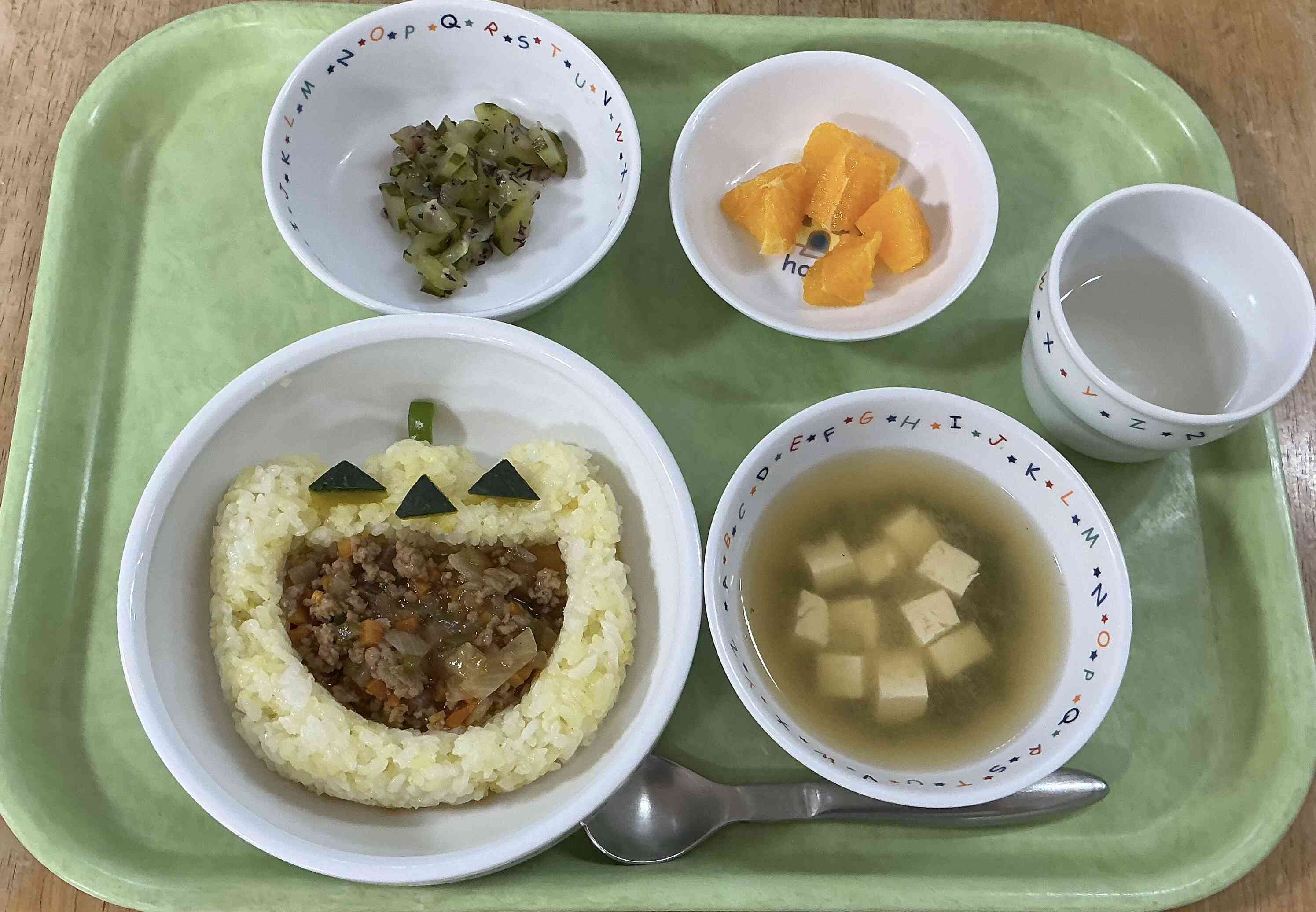 10月お誕生会給食★