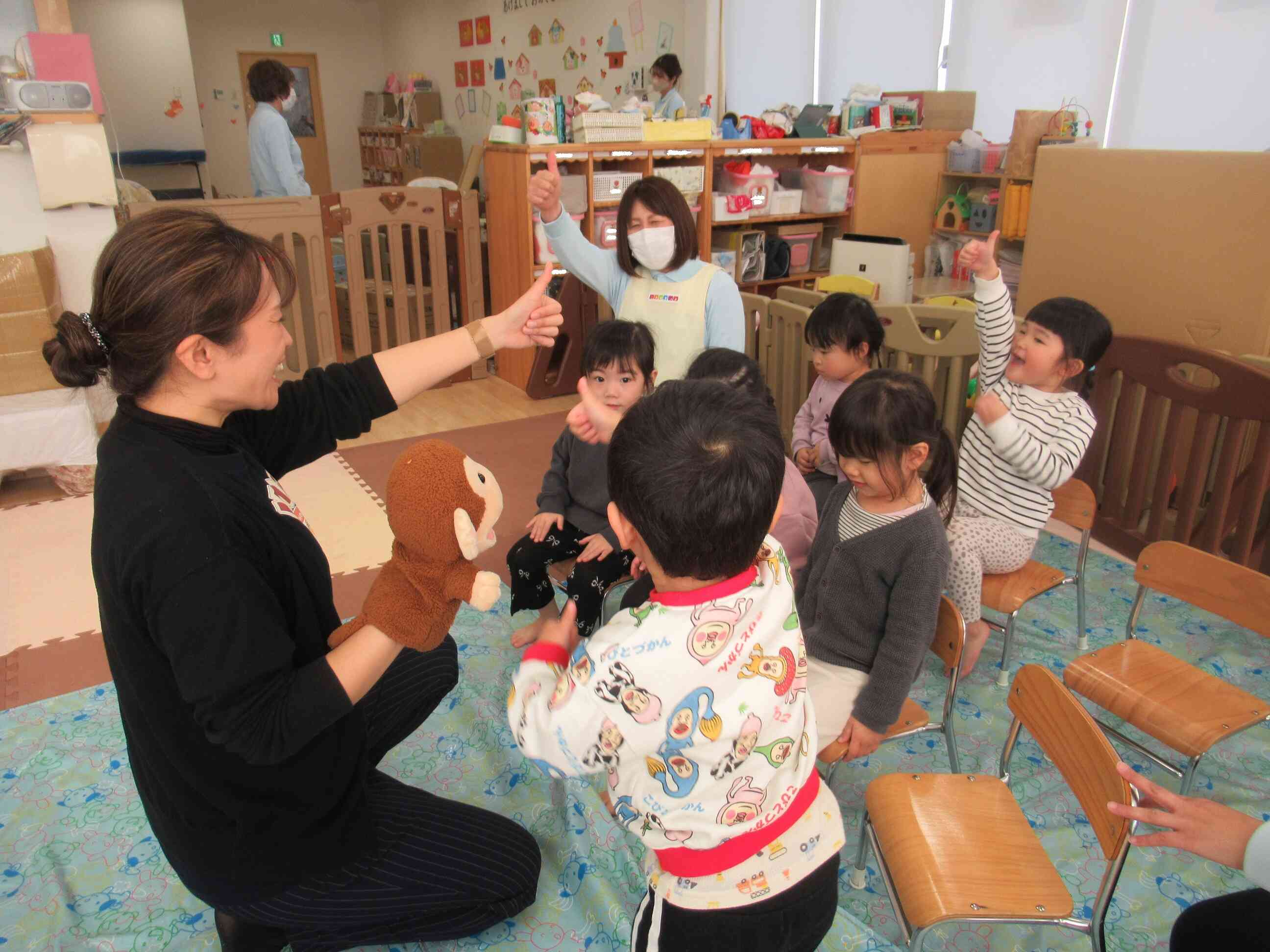 英語レッスン（２歳児クラス）