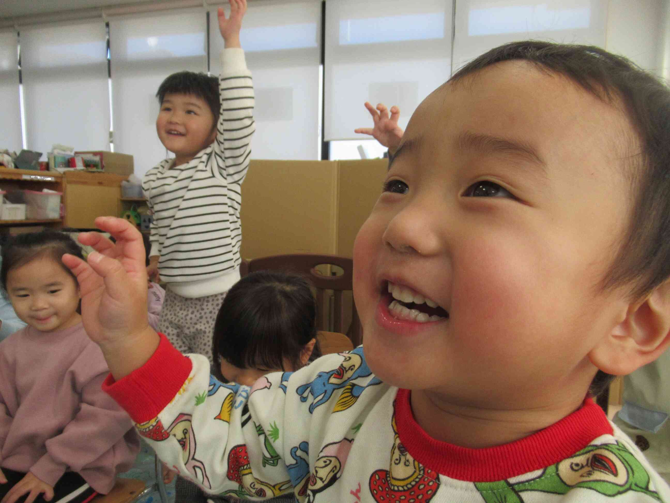 「I do」と言って、手を上げて先生に当ててもらうのも、楽しみの一つです。