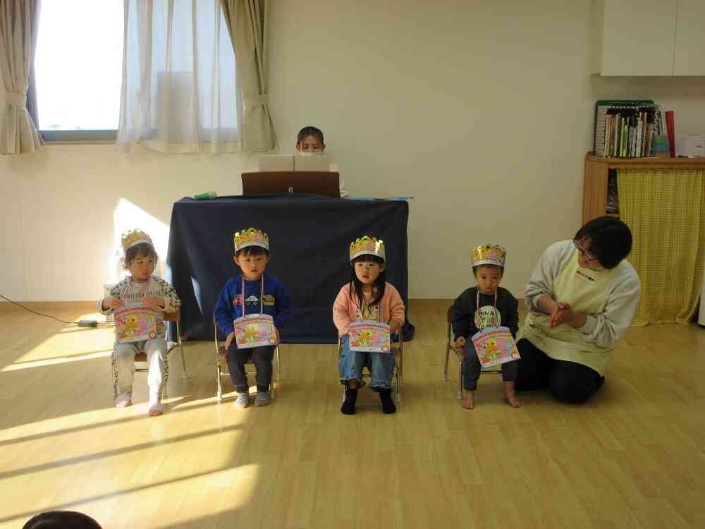 誕生児のお歌のプレゼント~♪