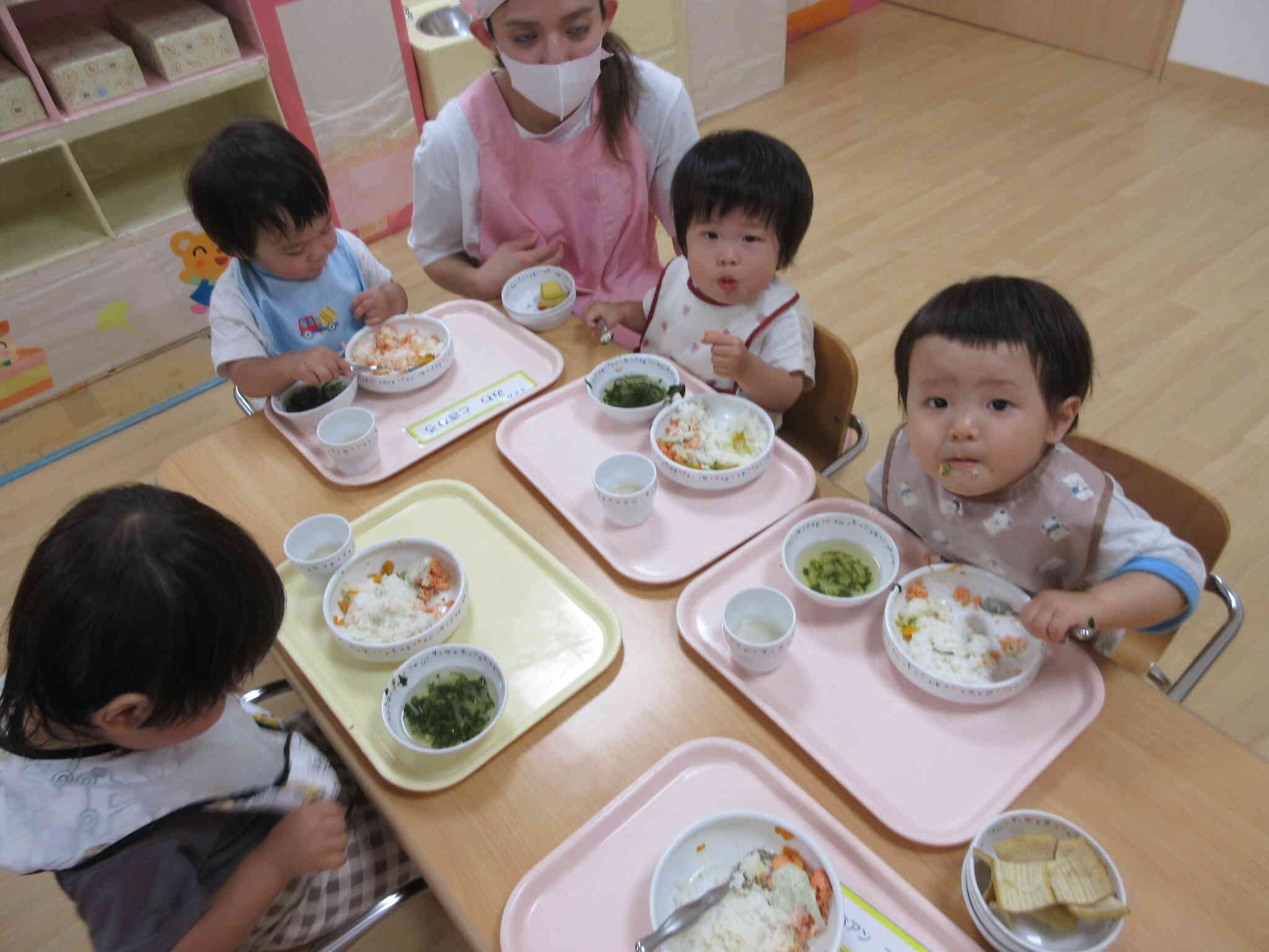 ぱくぱくもぐもぐいただきま～す♪（１歳児）