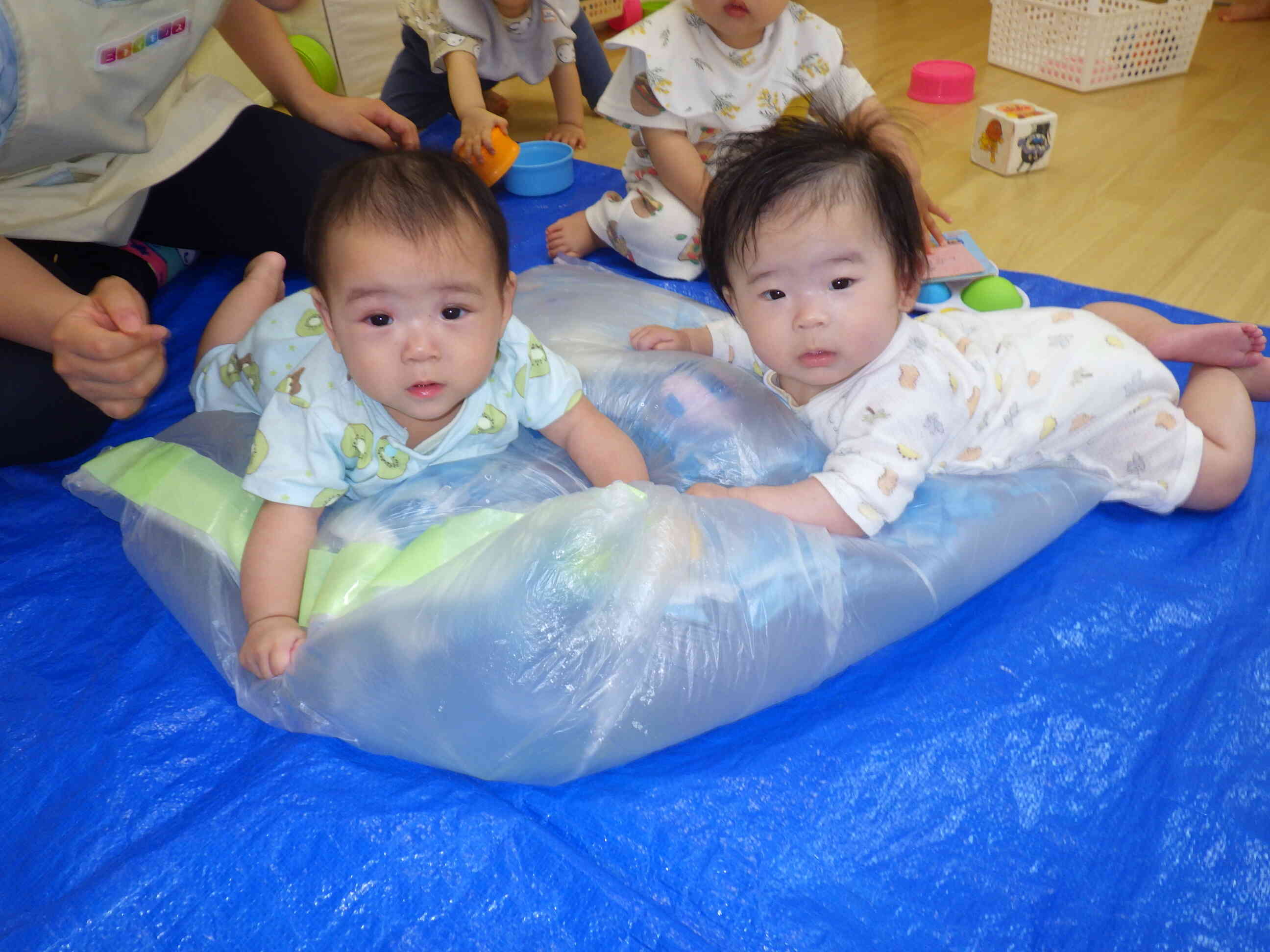 初めてのウォーターベット（0歳児）