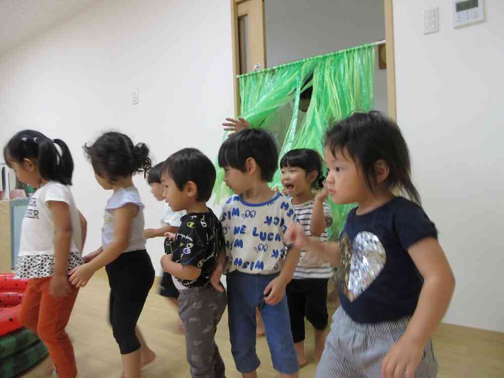 何がはじまるのかな？ワクワク♪