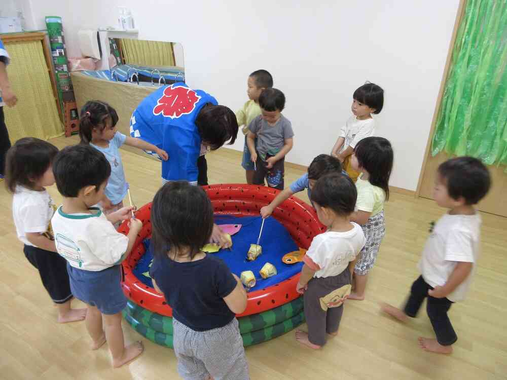 大人気☆ヨーヨー釣り。