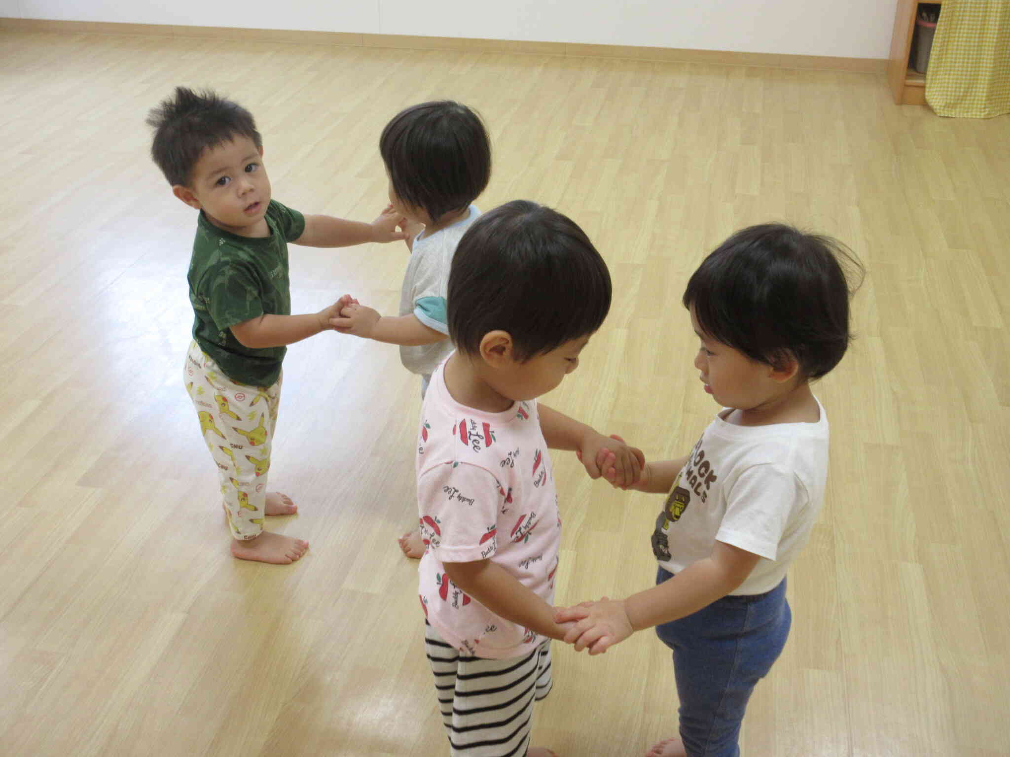 ピアノの音に合わせて♪（1歳児）
