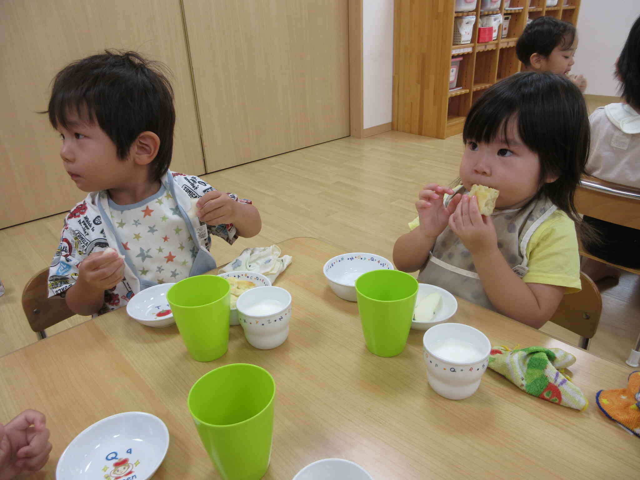 りんごのケーキもおいしい！