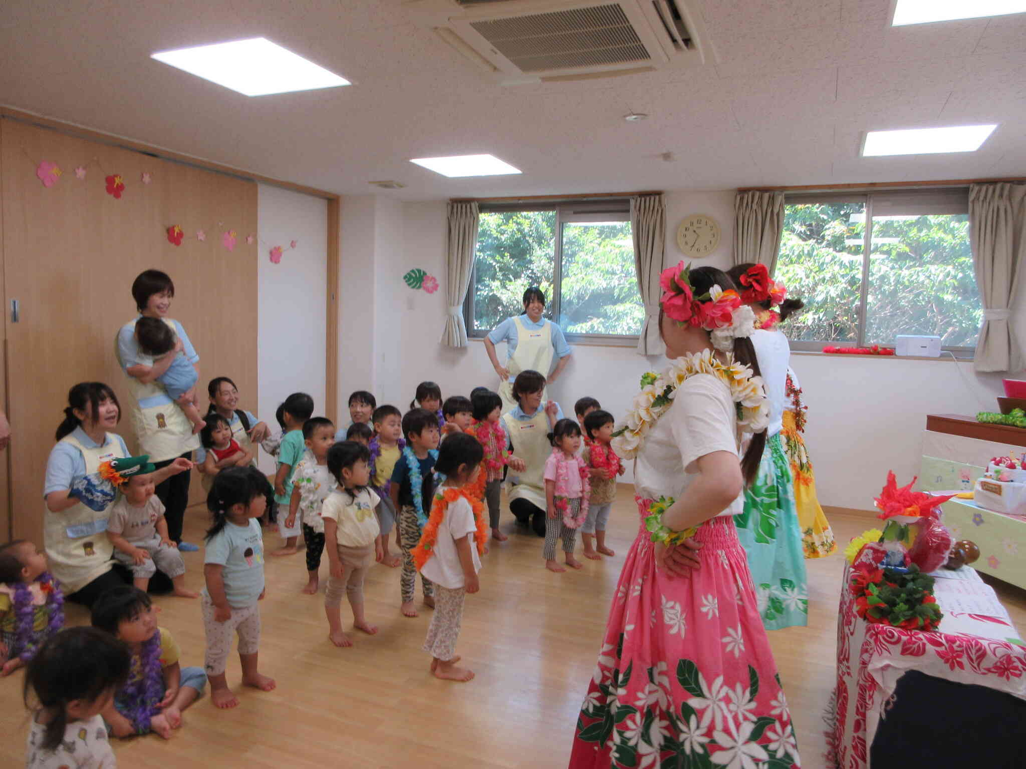 LET’S　ＨＵＬＡ！