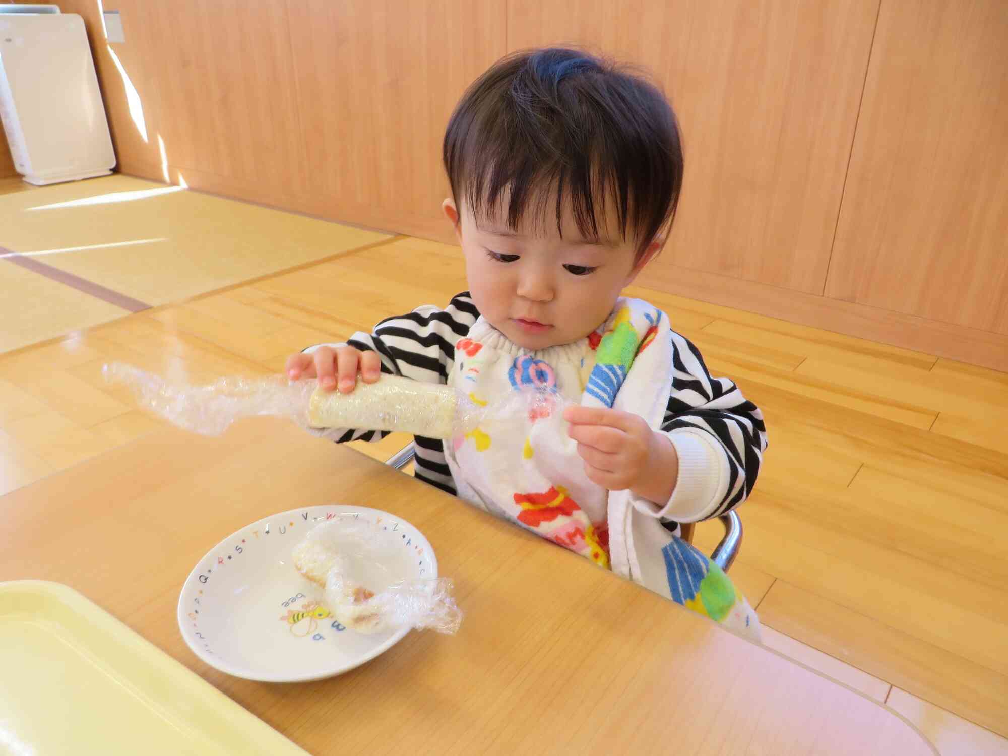 ひよこ組はギュギュ！と握ってみたよ♪