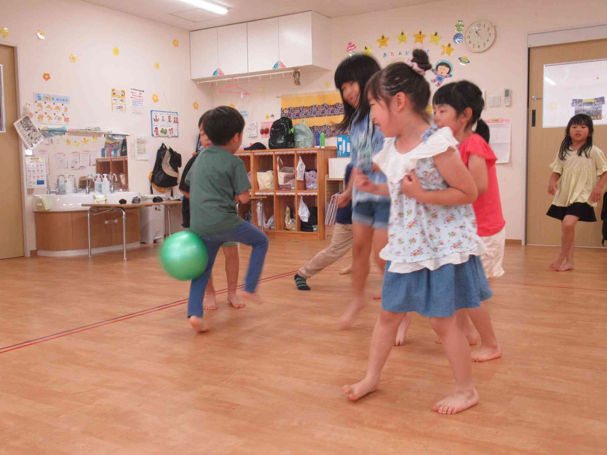 それいけころがしドッジボール！