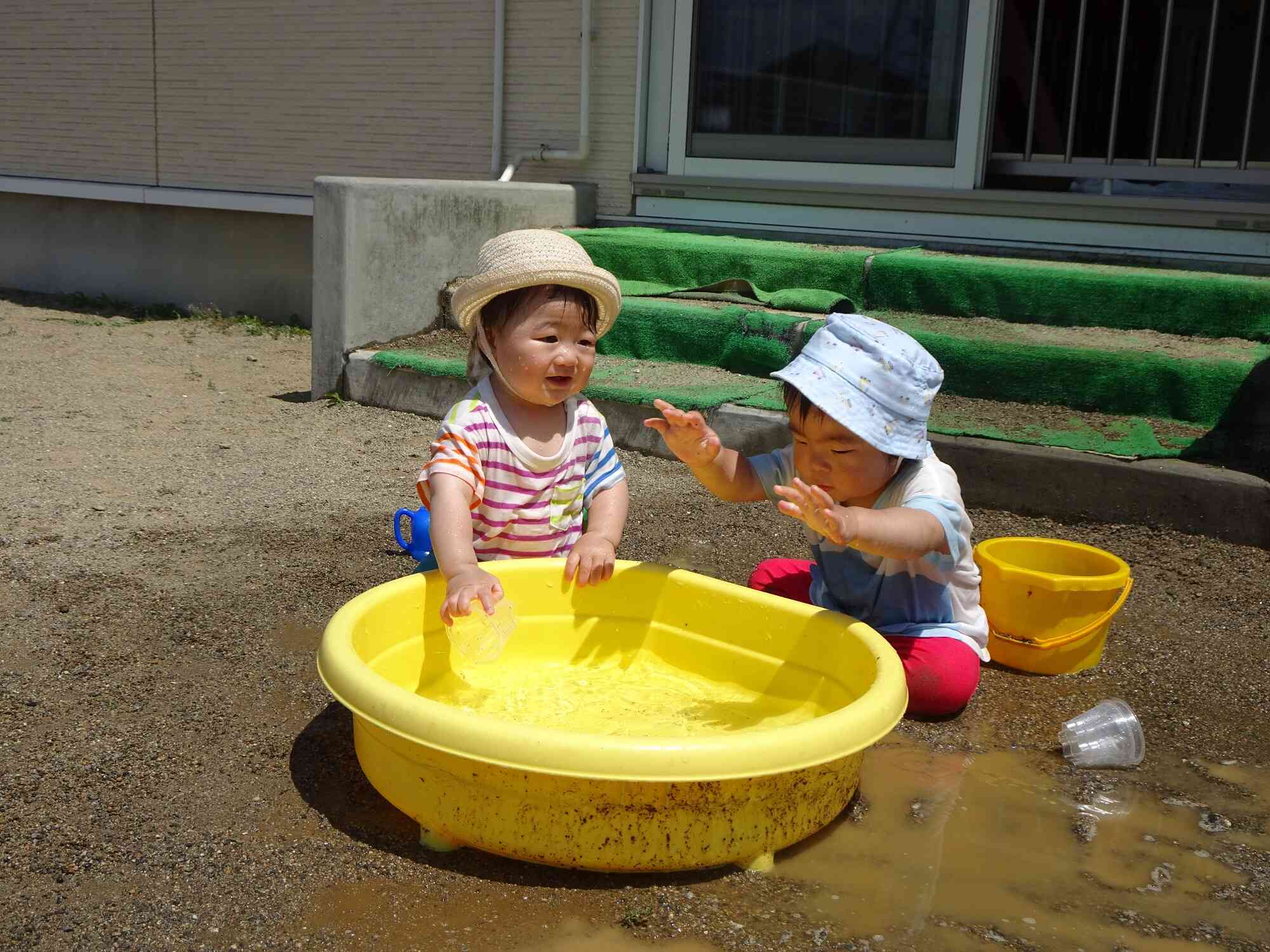 ひよこぐみさん初めての水遊び