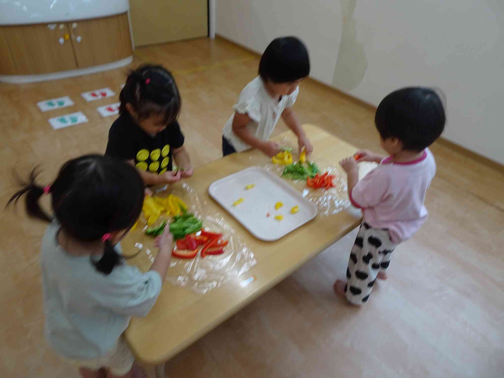パプリカをちぎる！