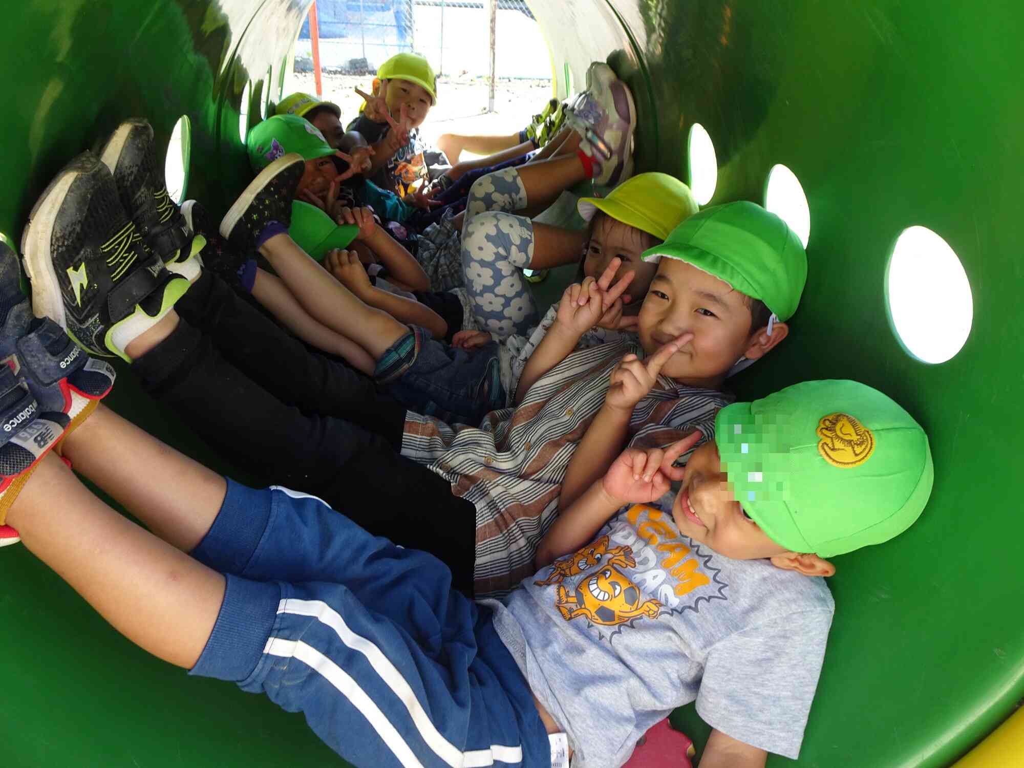 トンネルの中からはいチーズ！