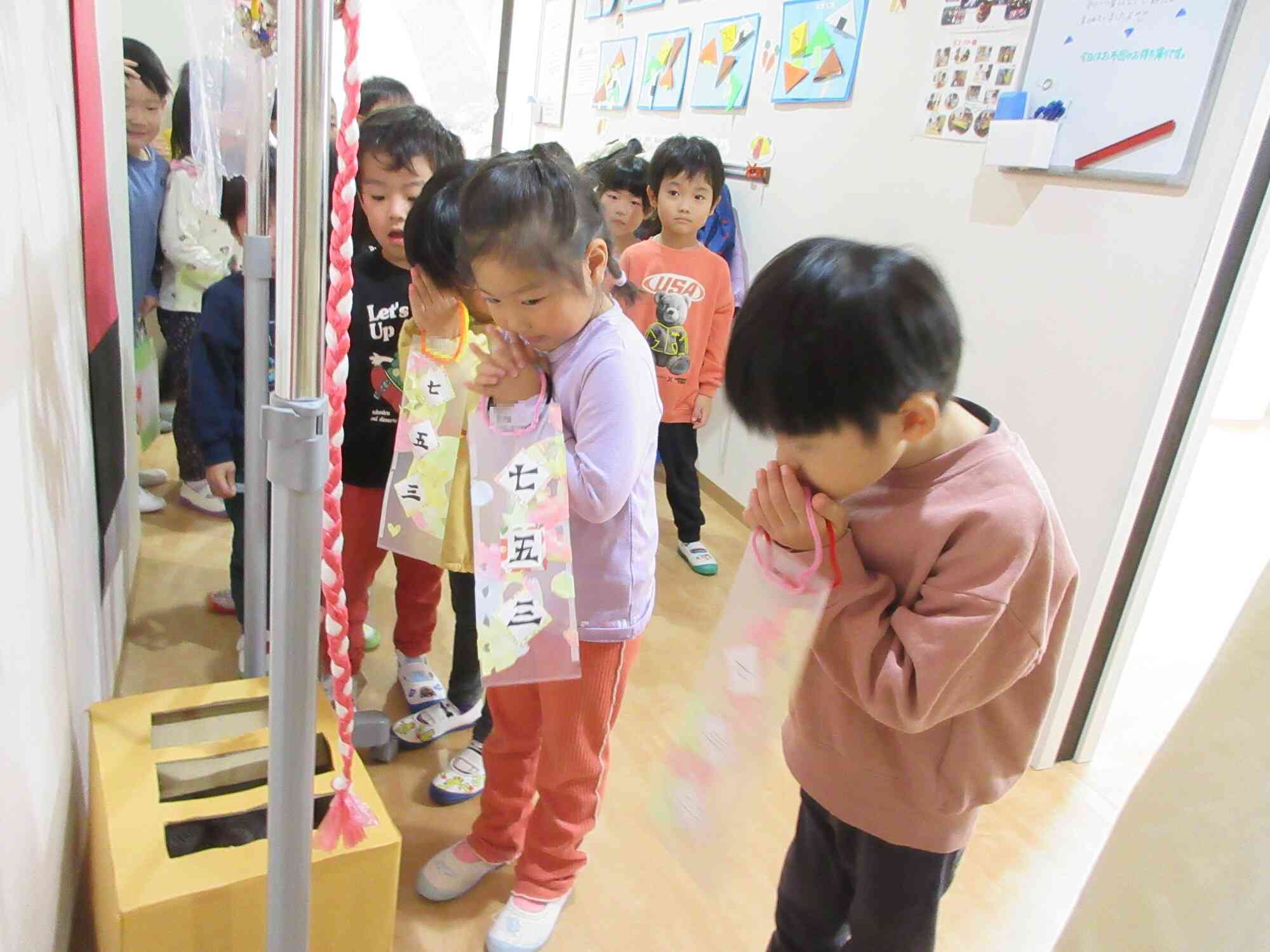 みんな順番にお参りしました