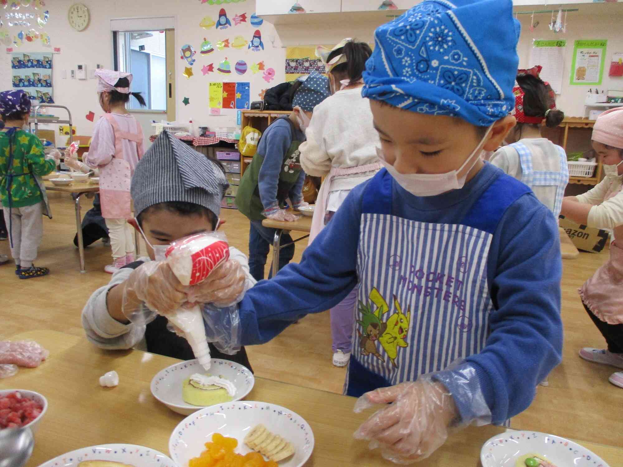 クリスマスケーキ作り~りす・ぱんだ・きりん組~