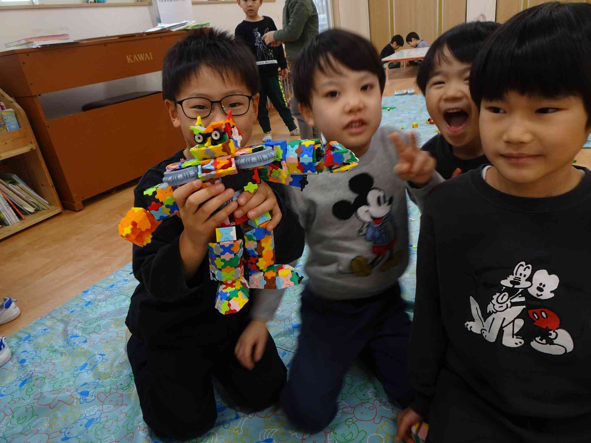 お部屋の中では...