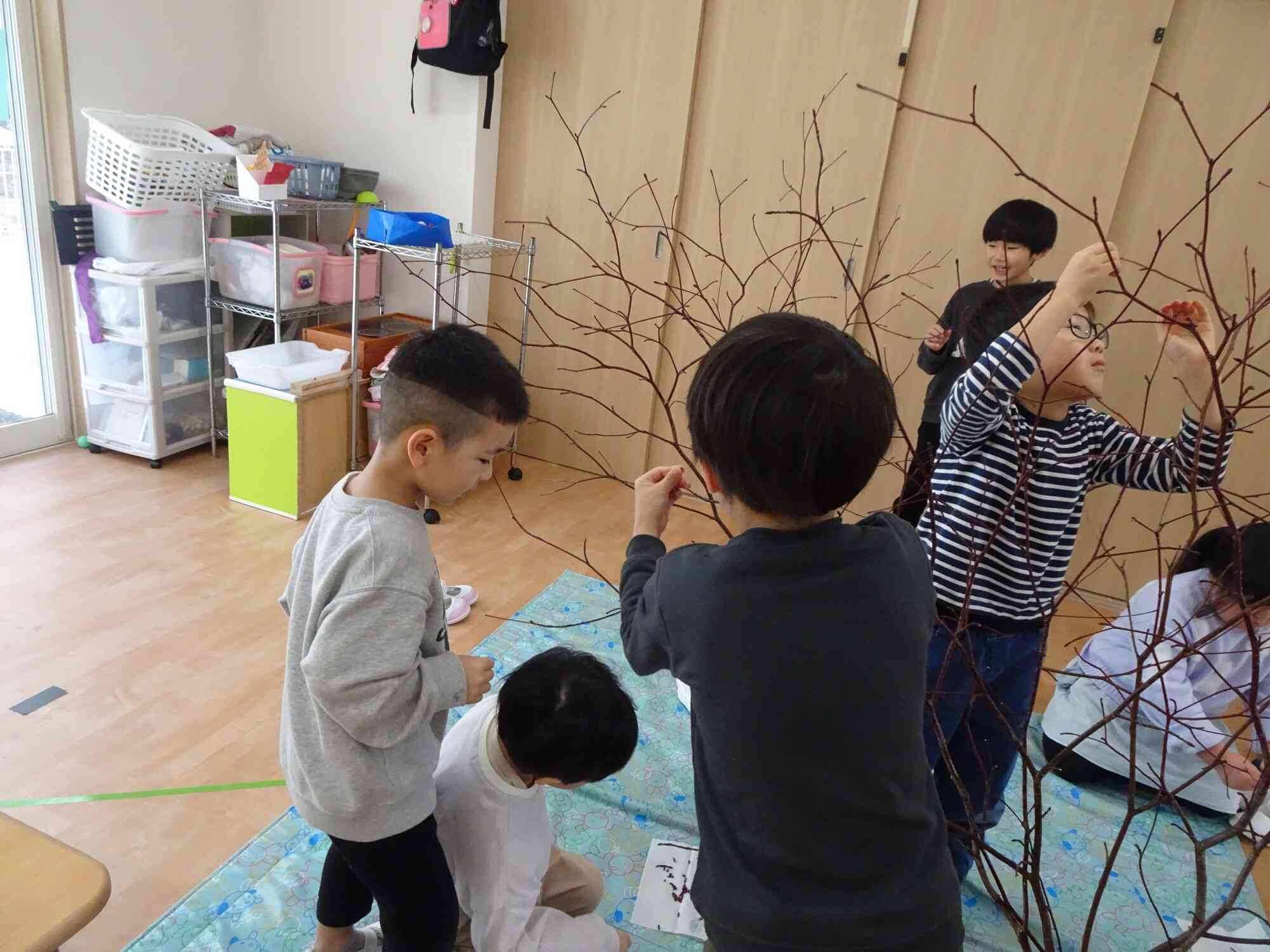 みずき団子づくりに向けて芽かきをしました