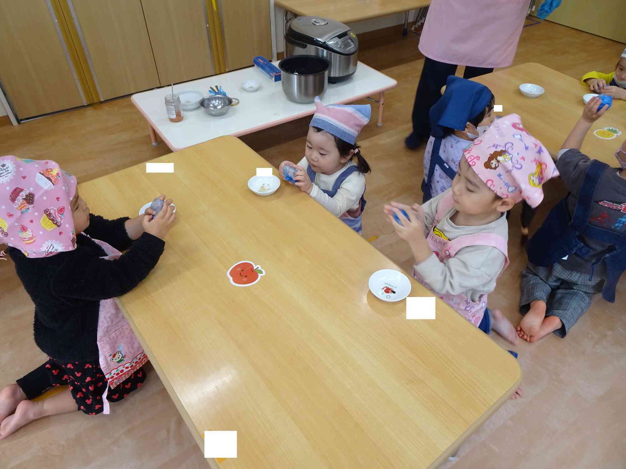 おにぎりにぎにぎ…