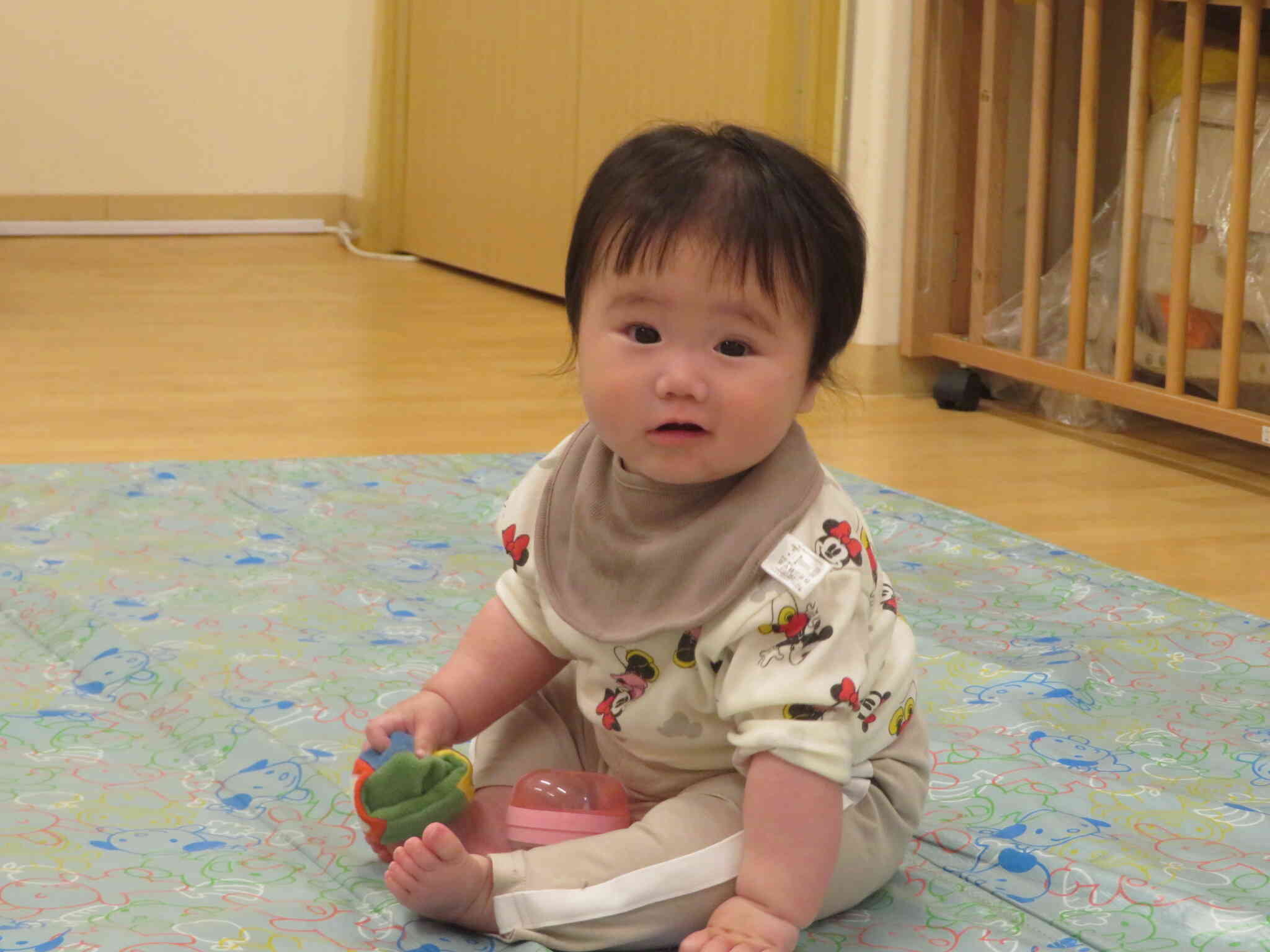 お座りもすっかりマスター！成長が止まらないひよこ組です！！