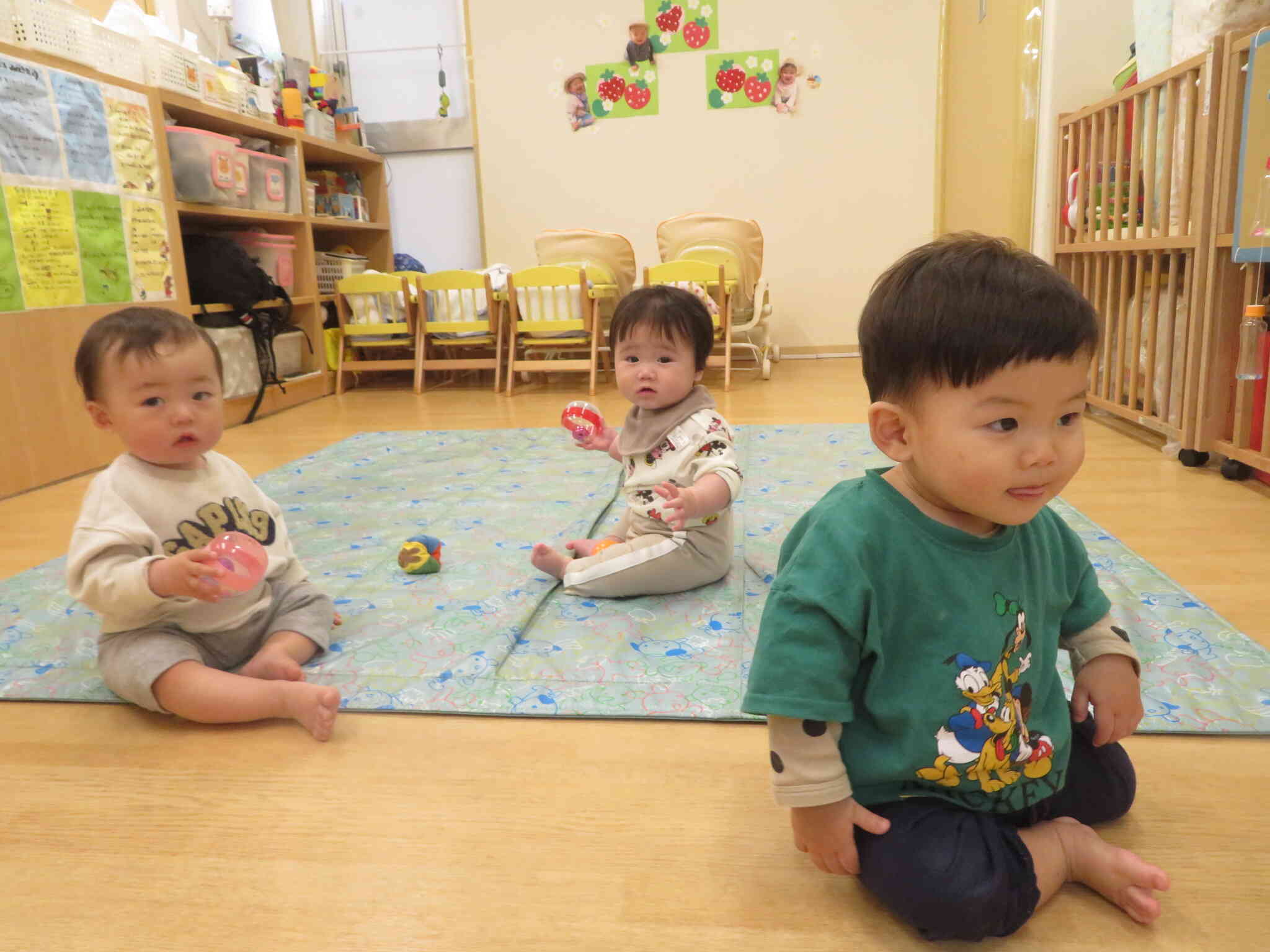 お部屋での様子（０歳児・ひよこ組）