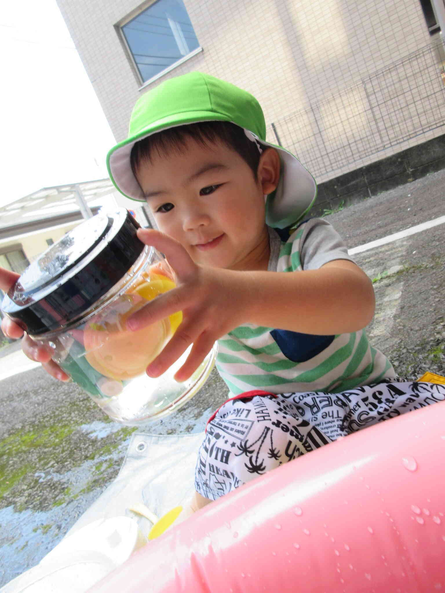 夏を満喫中☆（２歳児・うさぎ組）