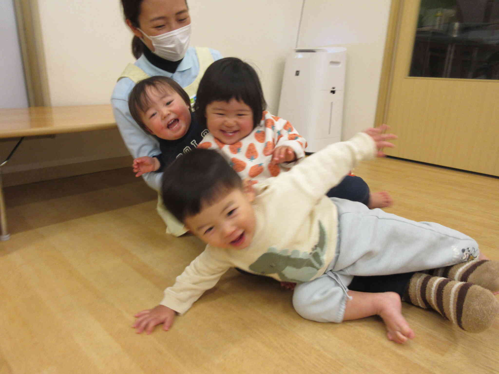 「♪そろそろ右に曲がります～３、２、１！」