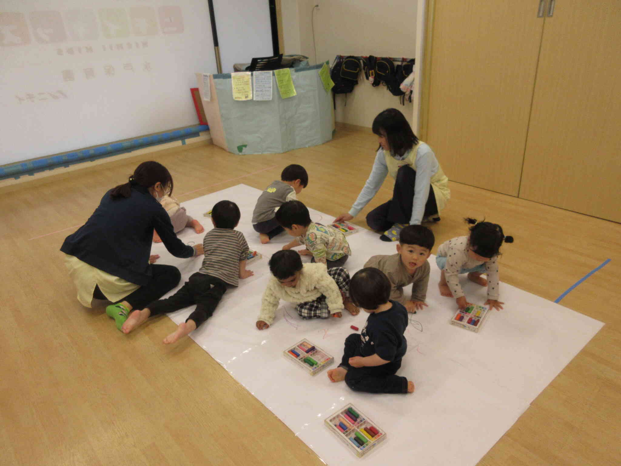 雨の日は...（１歳児・２歳児クラス）