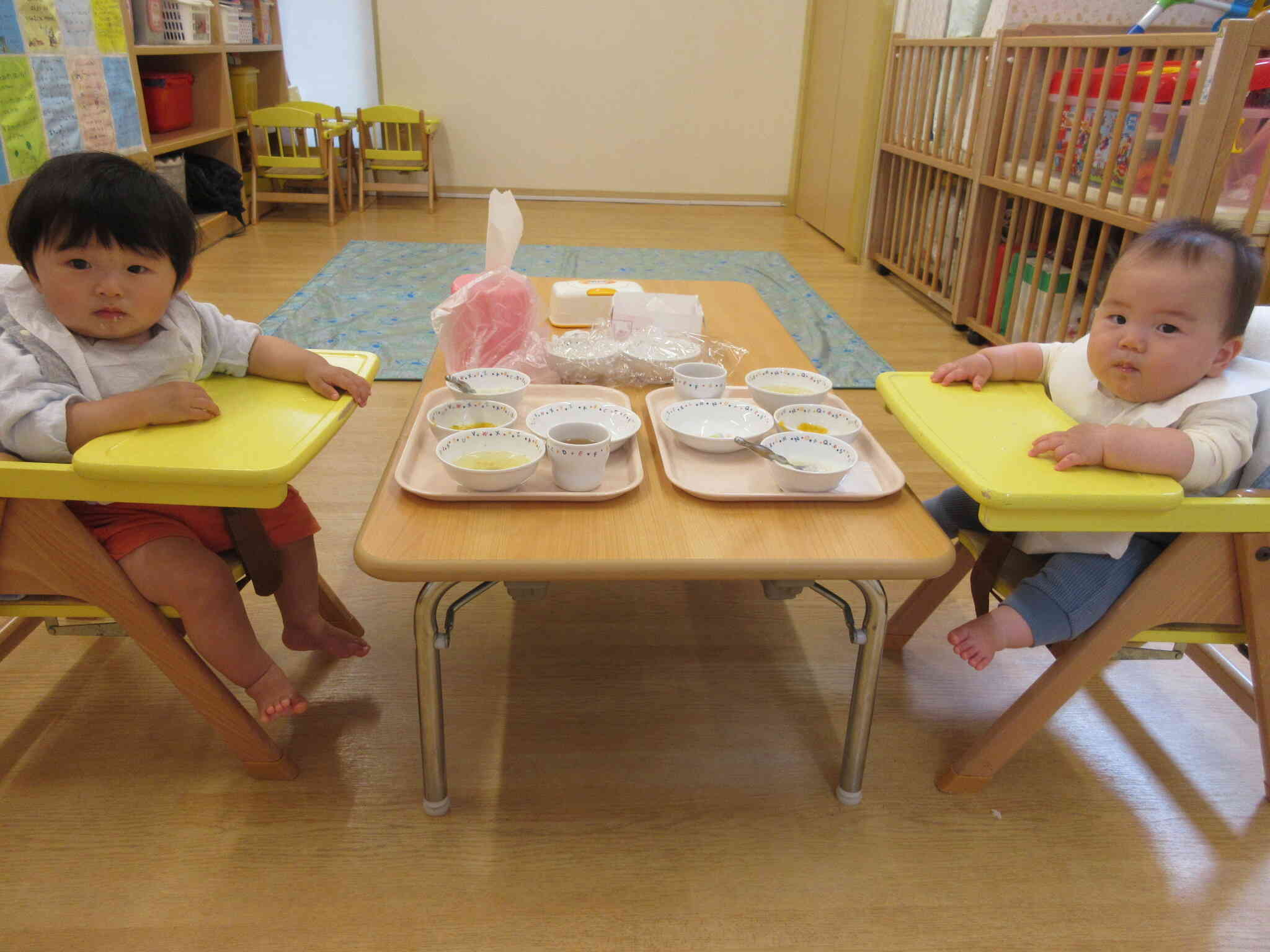 おいしい給食をいただきます！（０歳児・ひよこ組）
