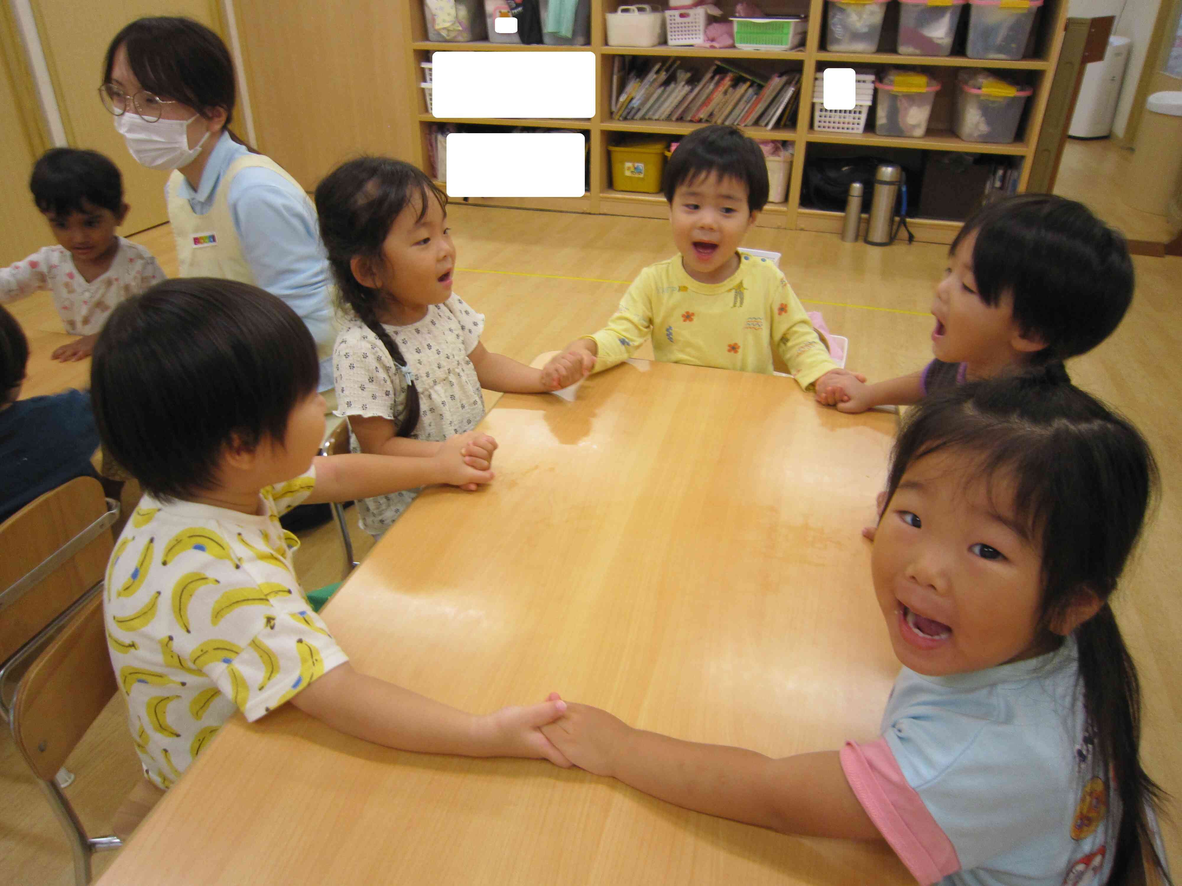 なかよく公園散策①～うさぎ組2歳児～