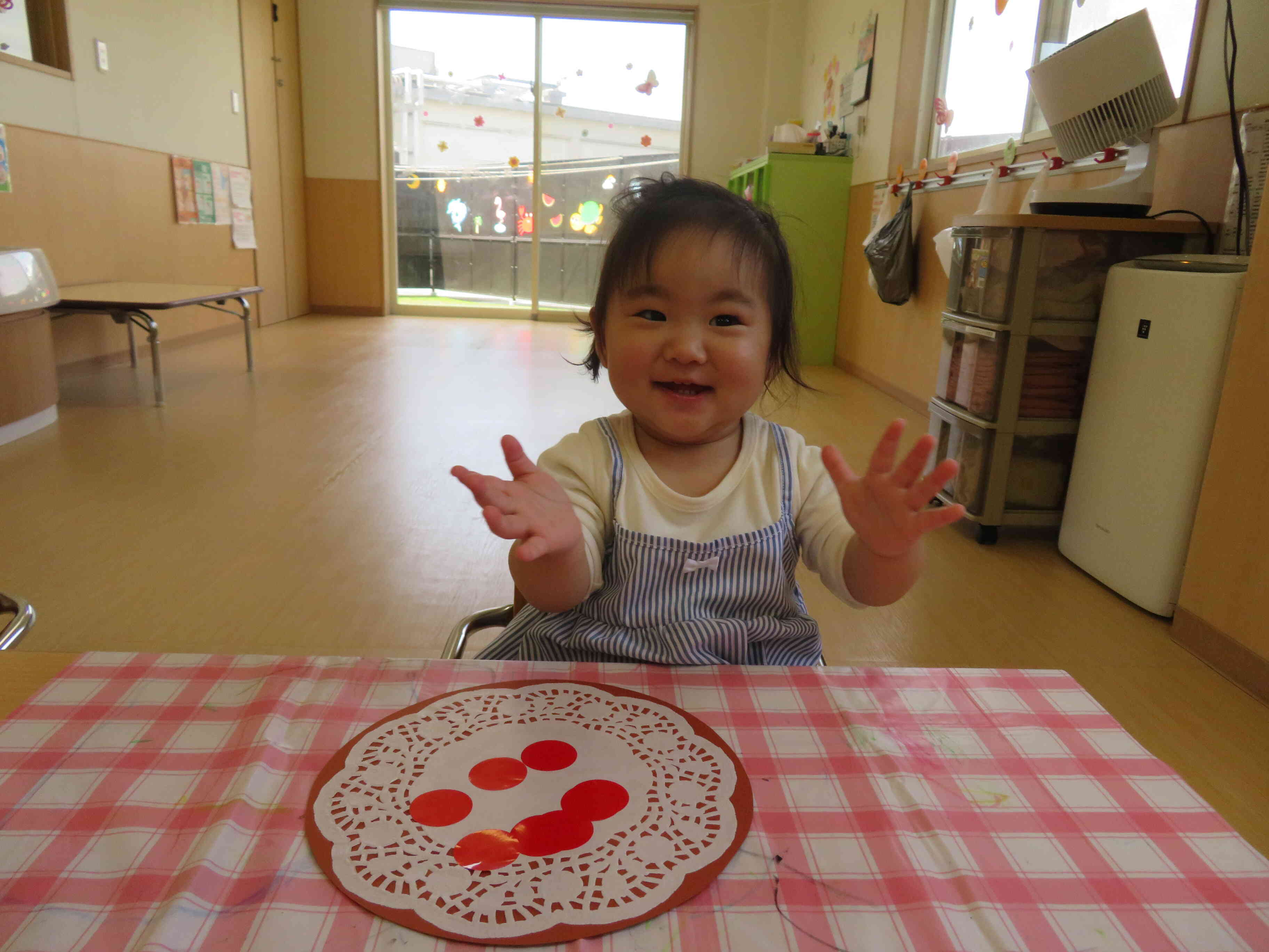 上手にシール貼りできたね。
