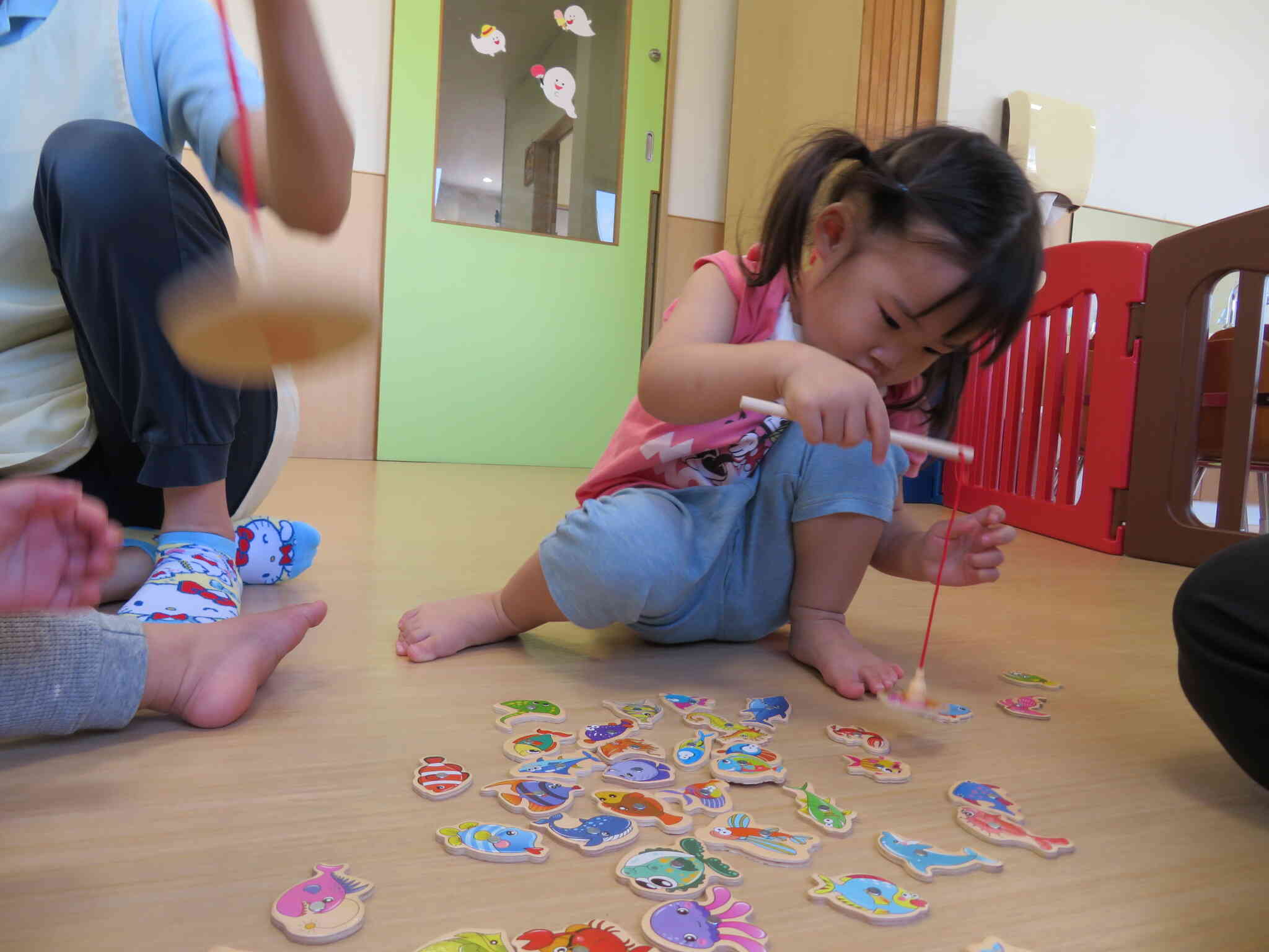 英語教室で魚つりをやってみました。