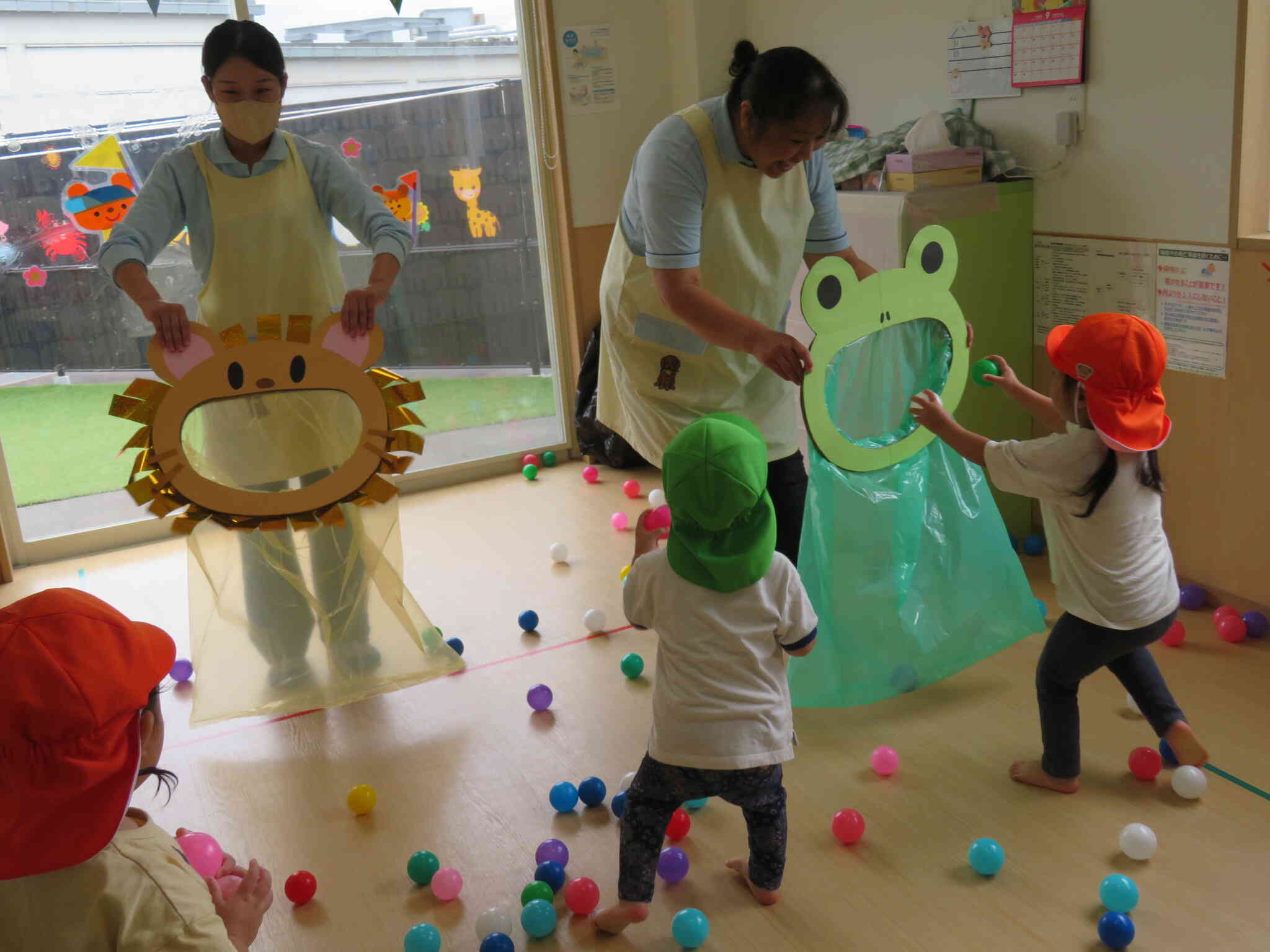 動物さんのお口にポイ！