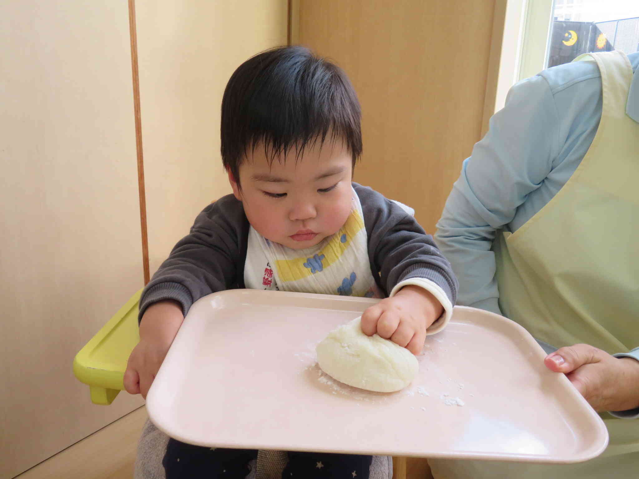 むにゅ、柔らかいよ。