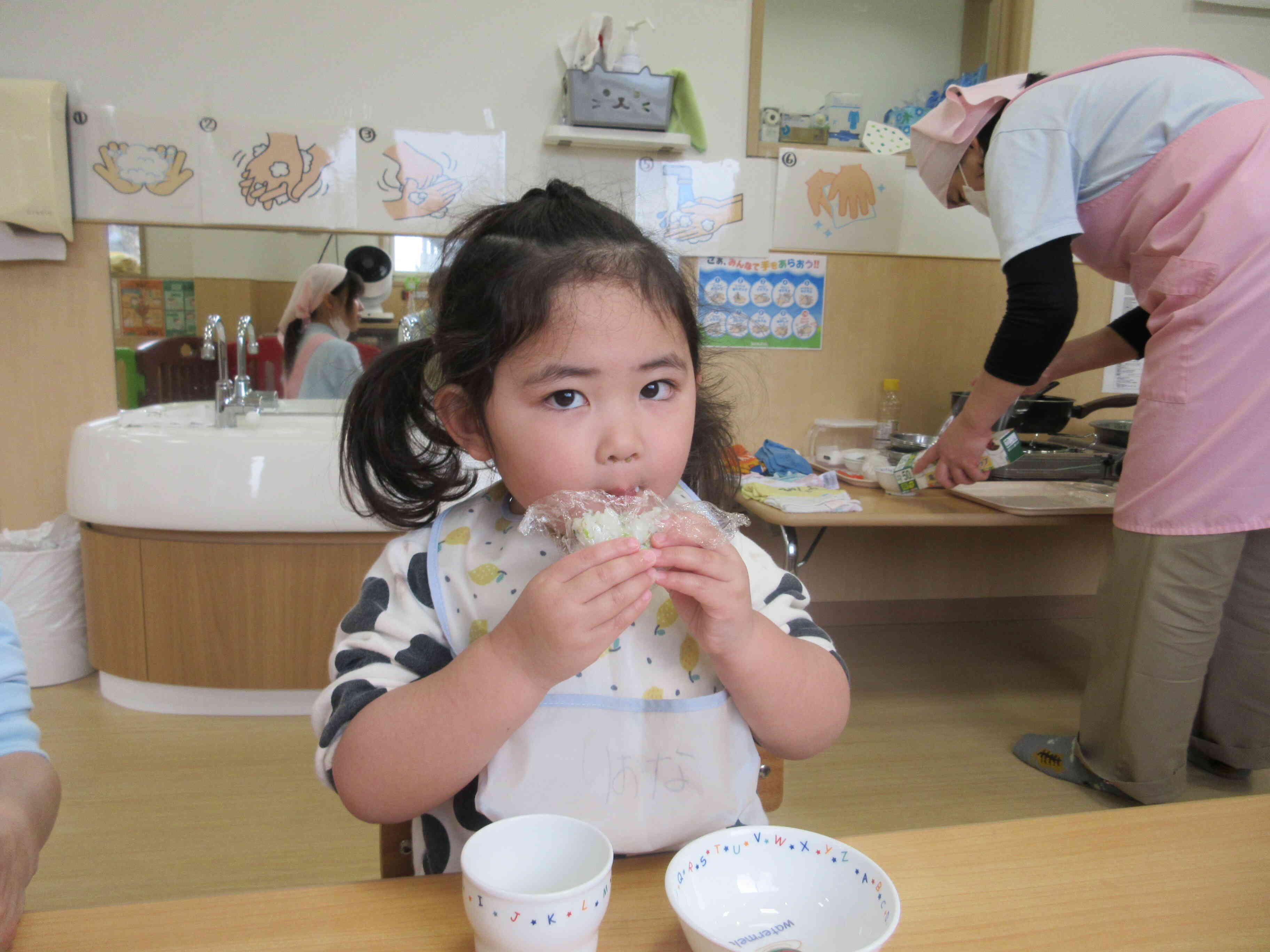 食育　水かけ菜のふりかけ作り