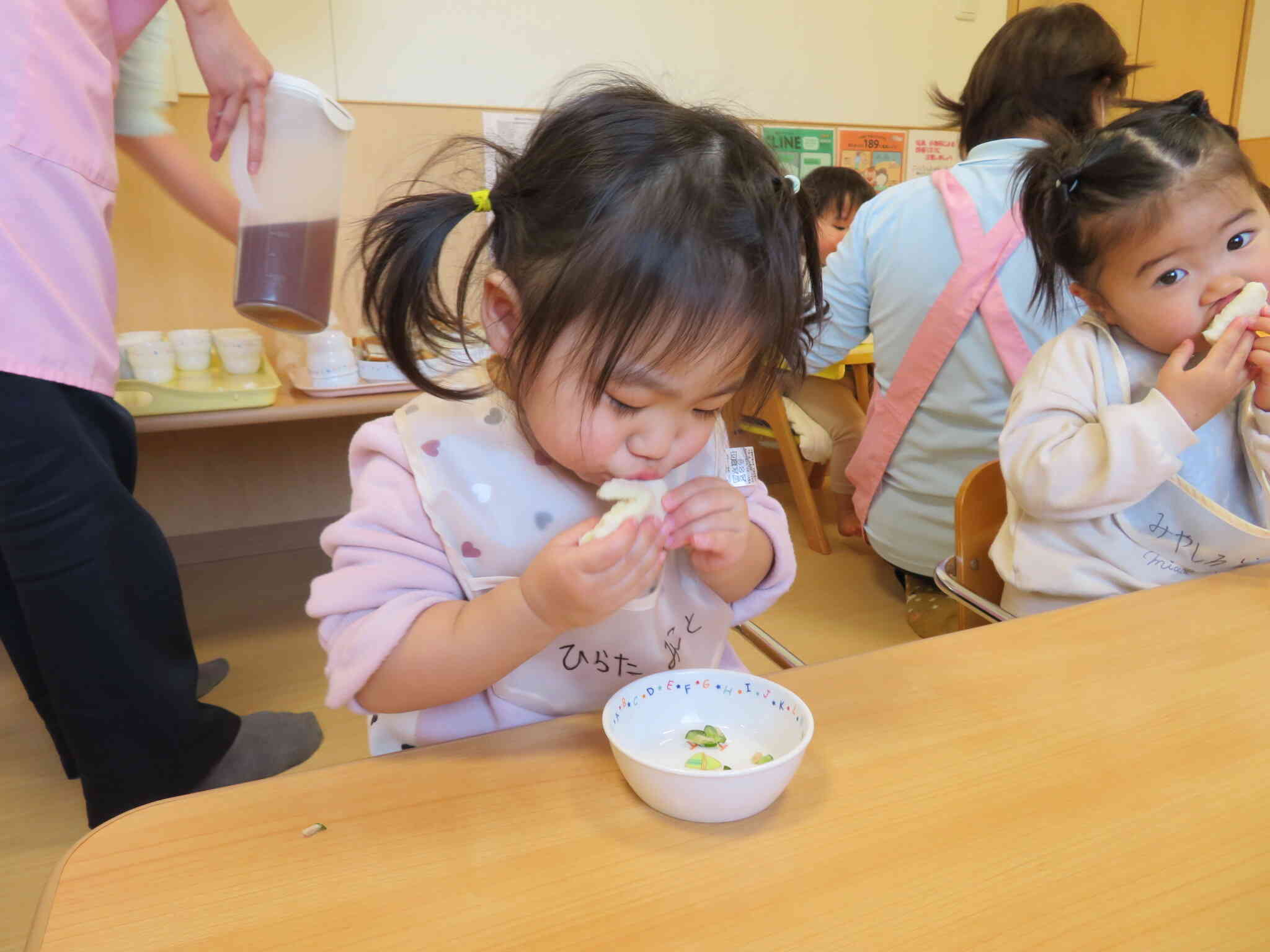 パク！きゅうりが出てきたよ。