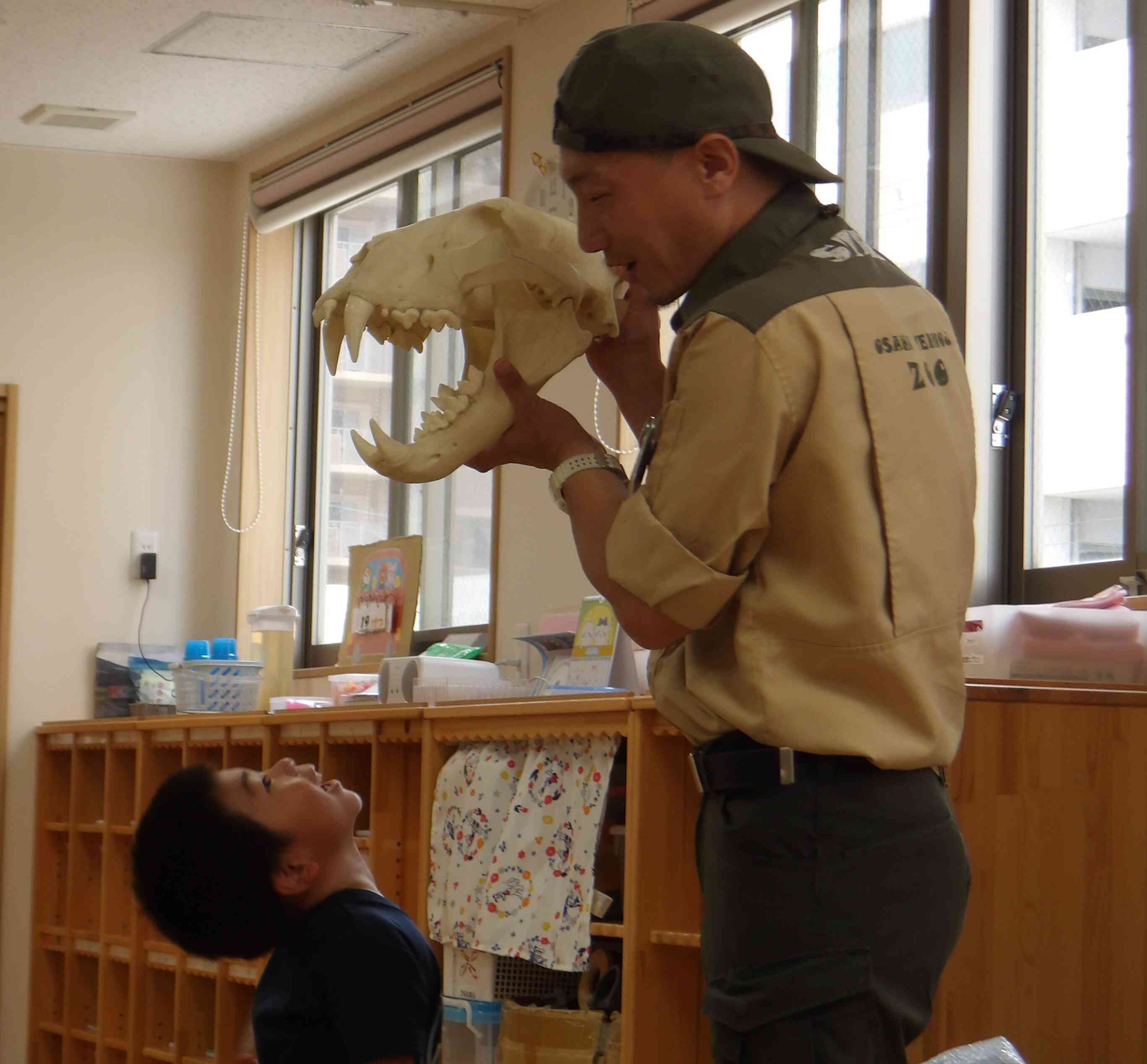 今年も天王寺動物園から畑の肥料を頂きました。
