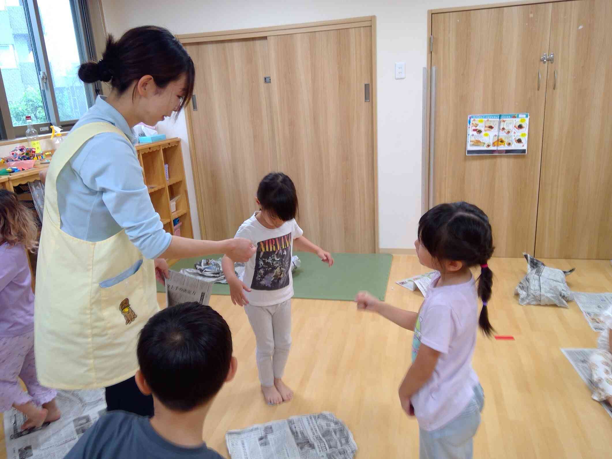 新聞紙じゃんけん