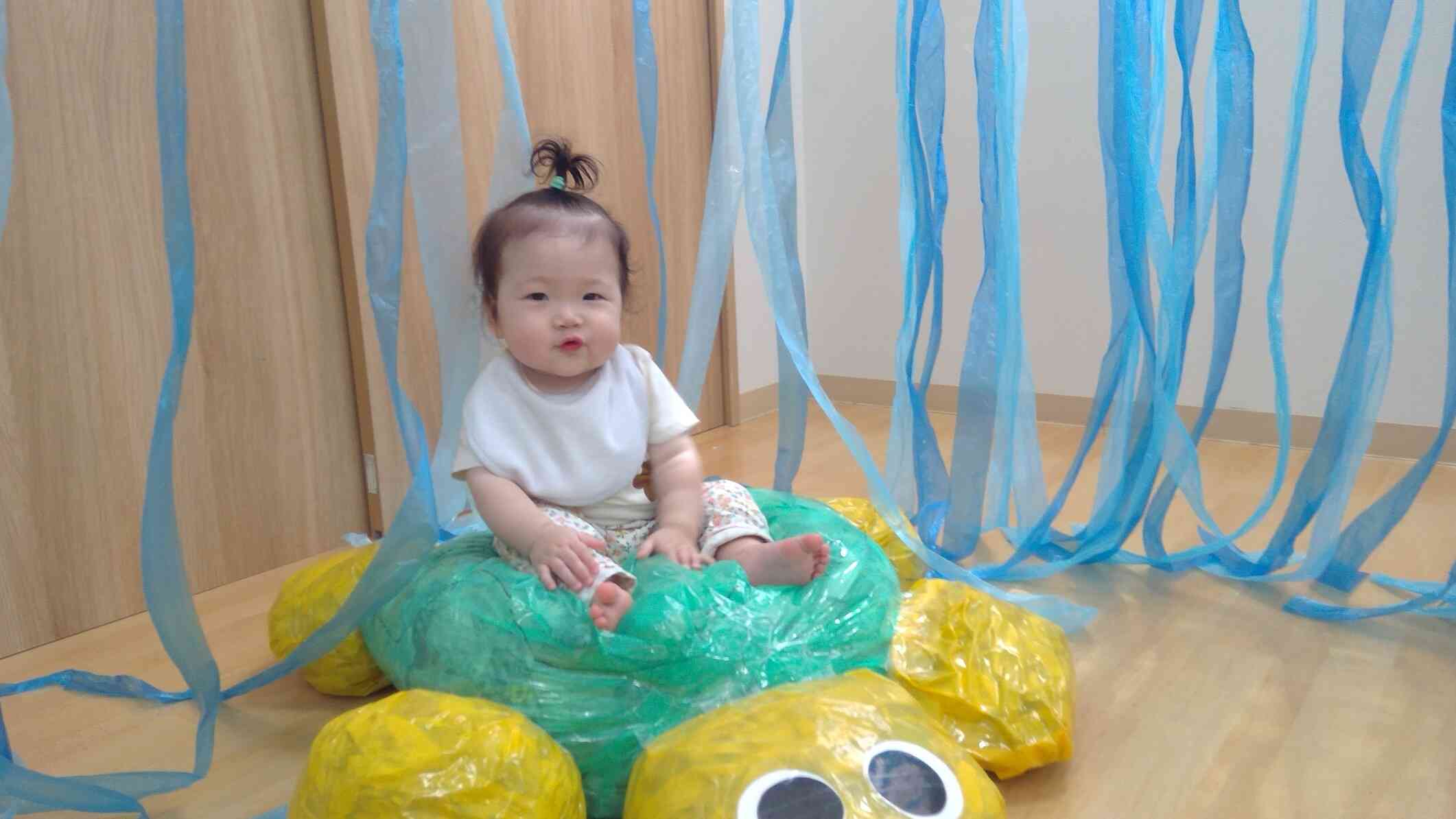 水族館ごっこに招待してもらったよ（0歳児）