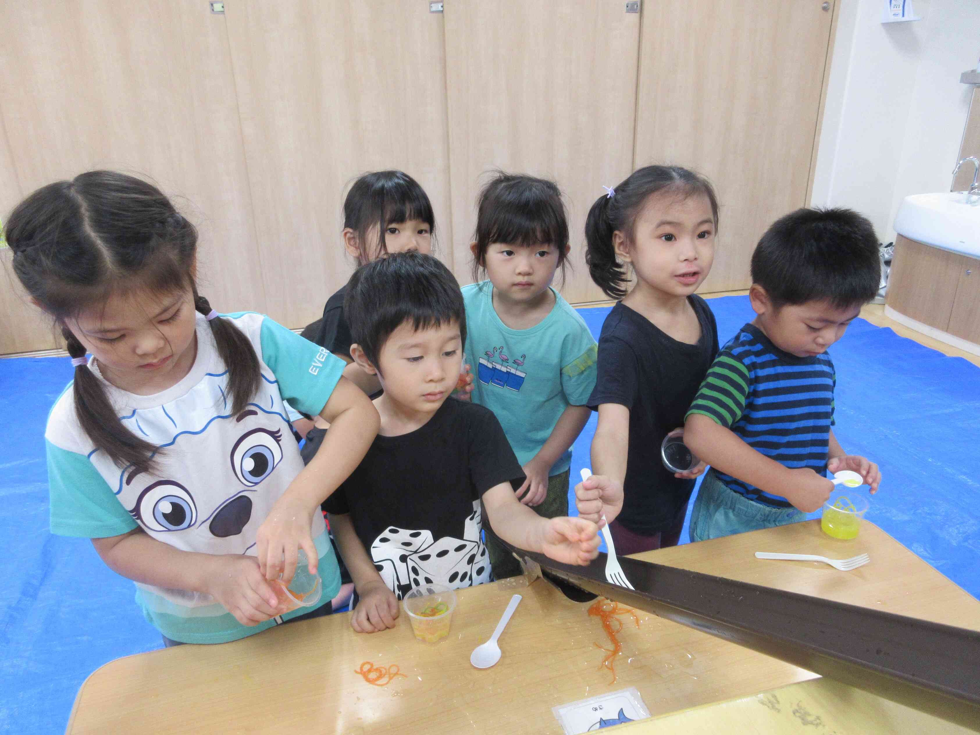 流しはるさめごっこをしたよ！！4歳児