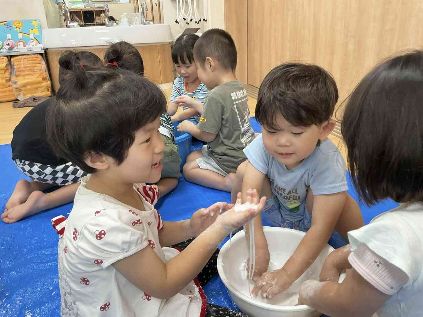 片栗粉遊び（3歳児）