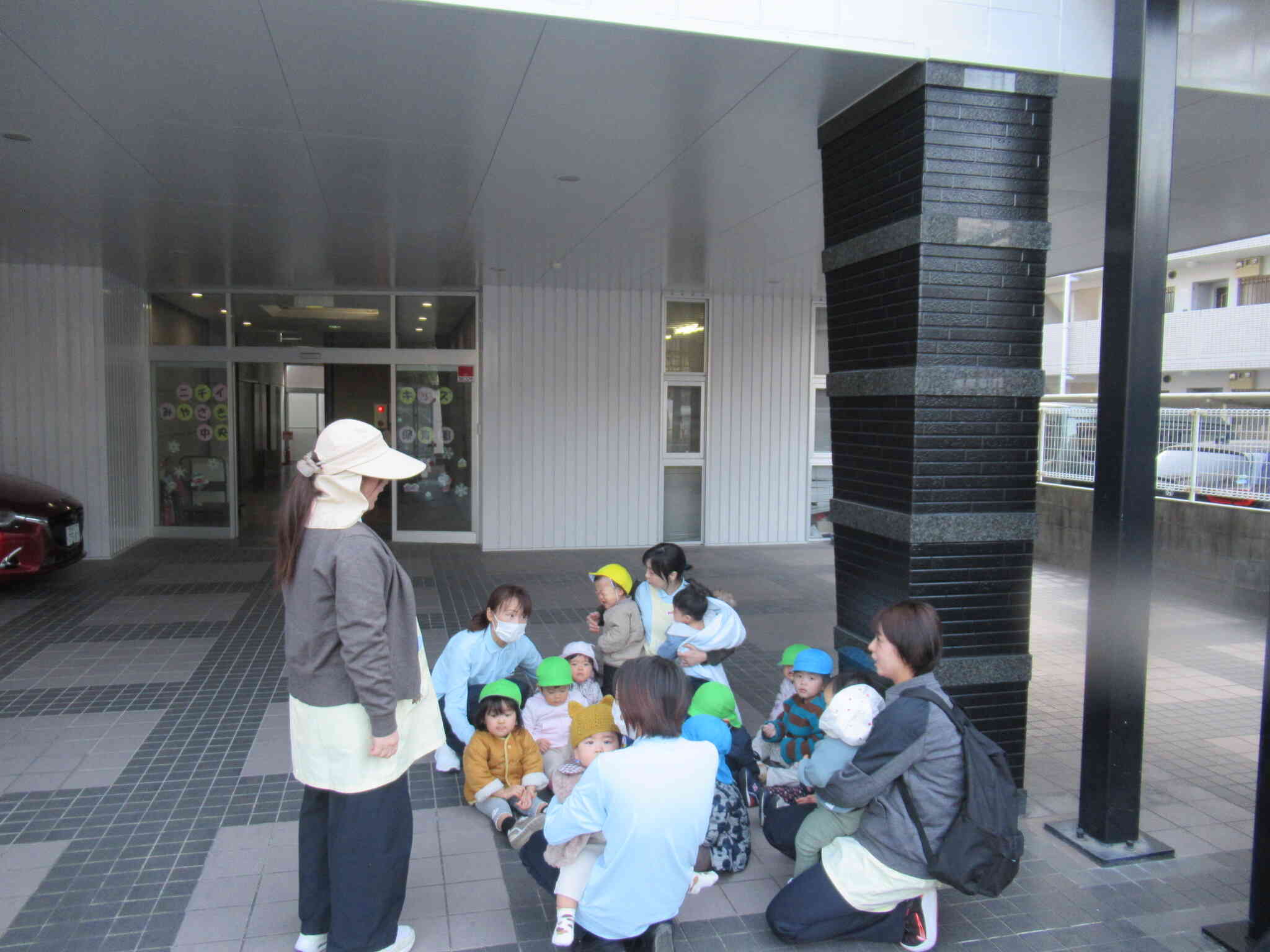 無事避難することが出来ました。お約束事のお話しも真剣に聞いていましたよ。日頃の備えや安全確認の大切さを改めて感じました。