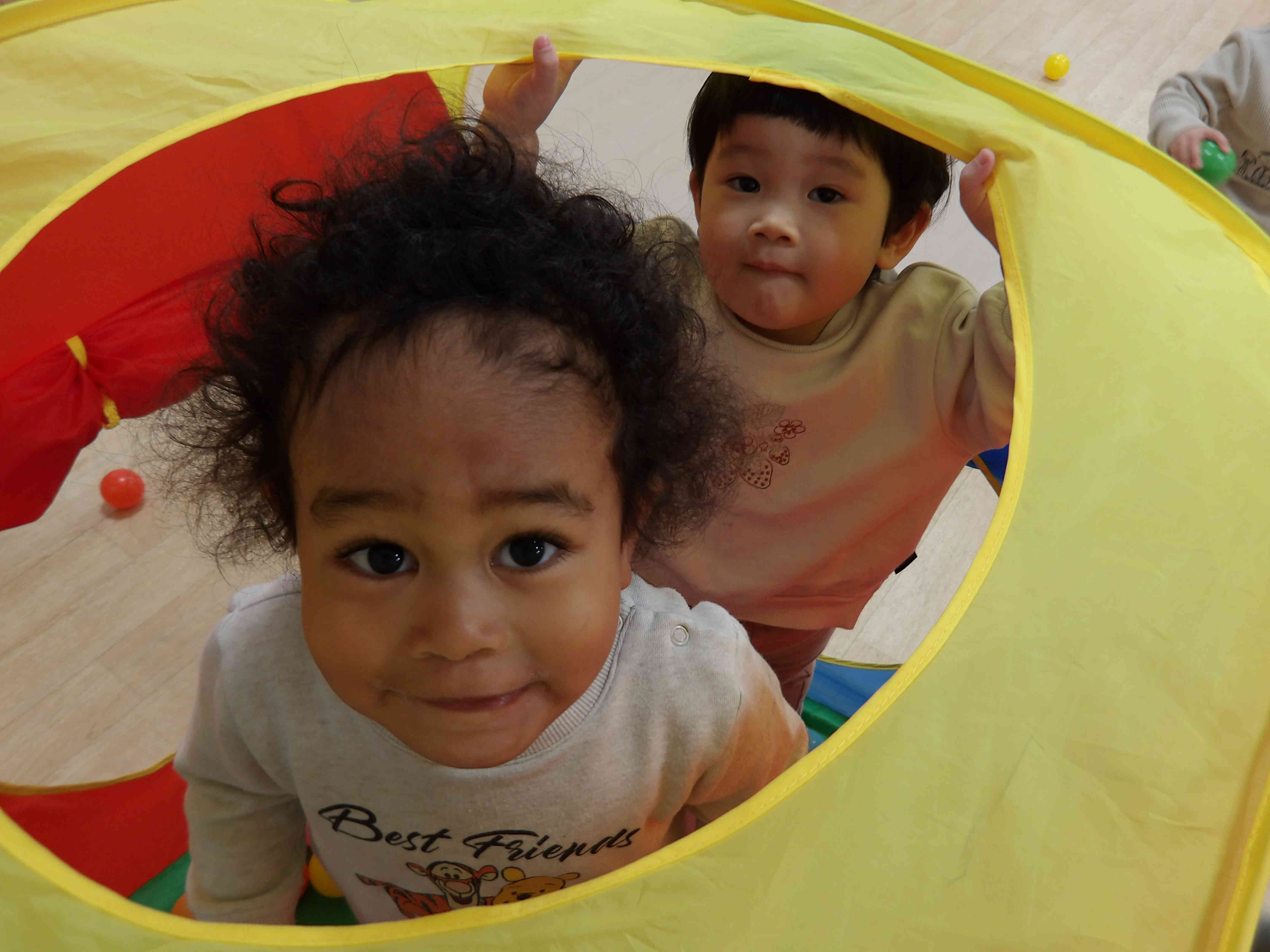 テントハウスで遊んだよ♪