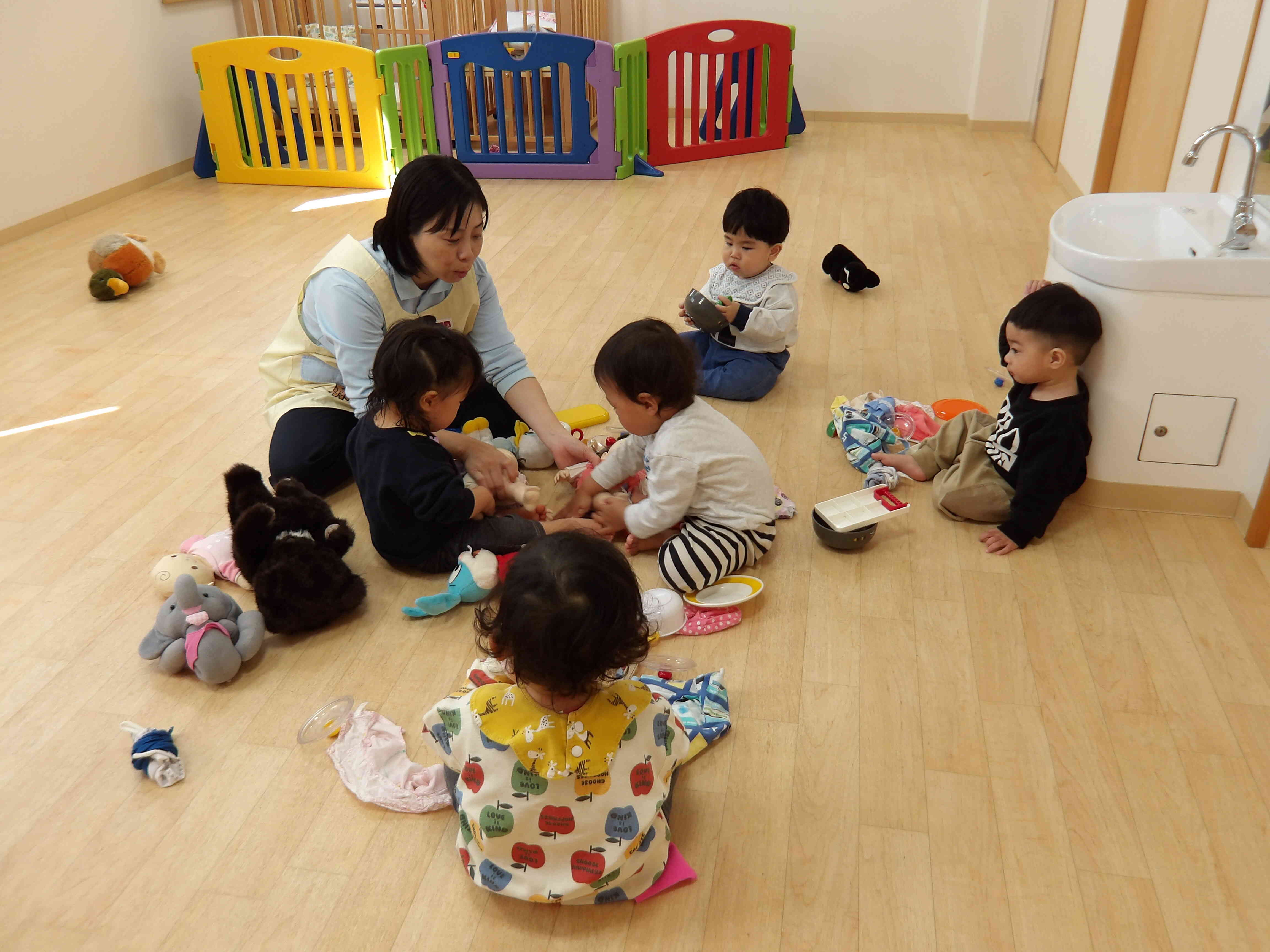 ままごととぬいぐるみで遊んだよ (ひよこ組)