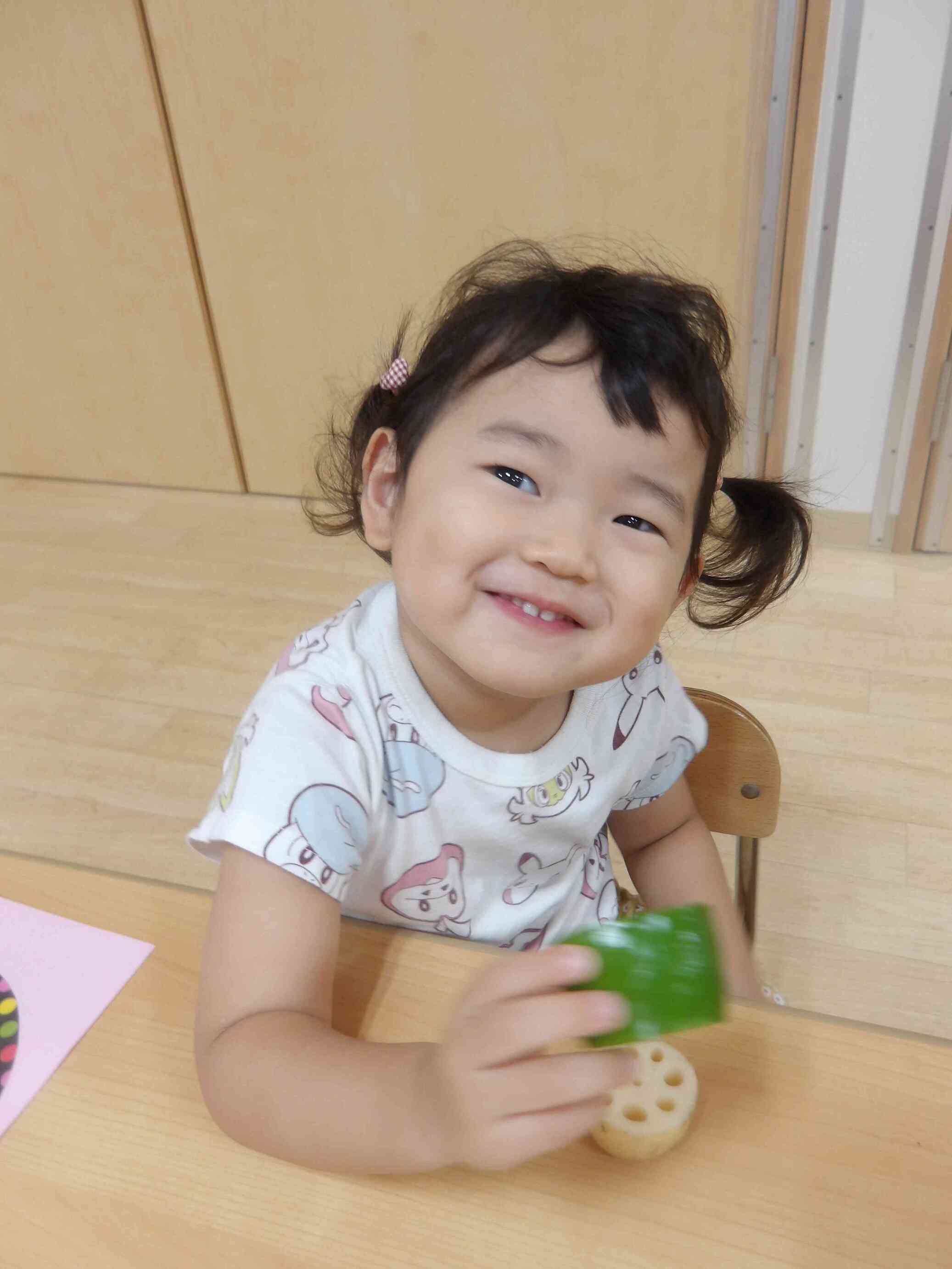 【食育】お野菜ペタペタ！楽しい野菜スタンプ
