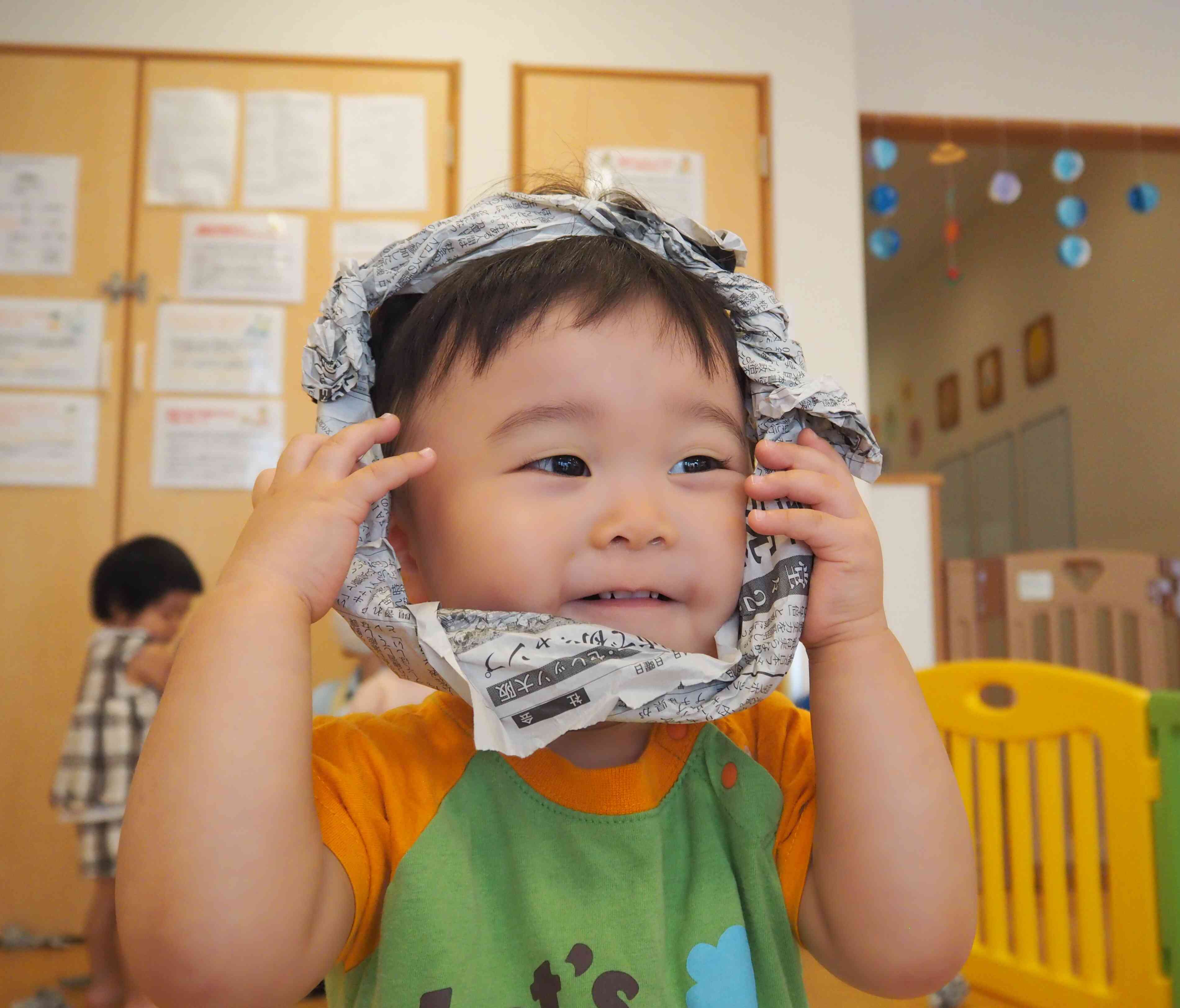 輪っかの中から、いないいない・・・「ばあ！」