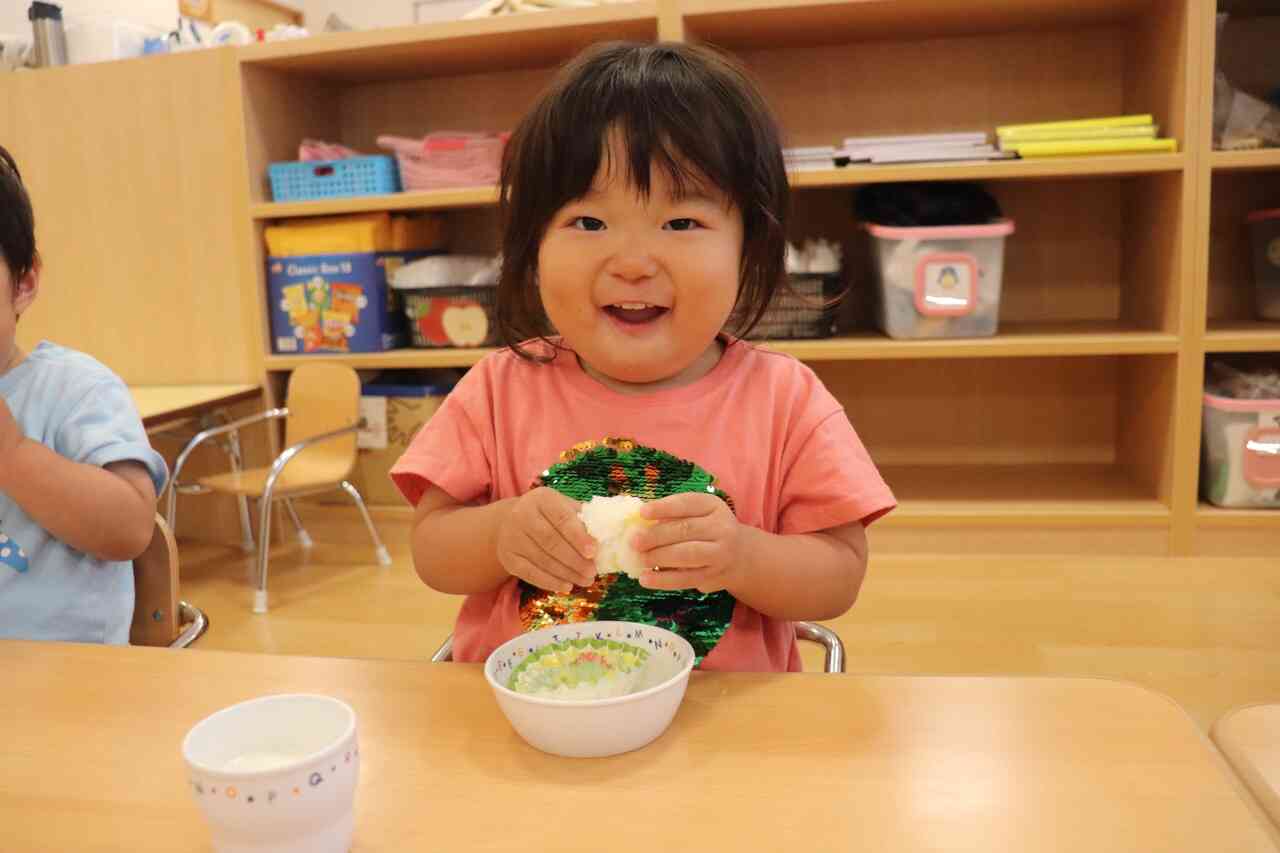 おやつは蒸しパン！